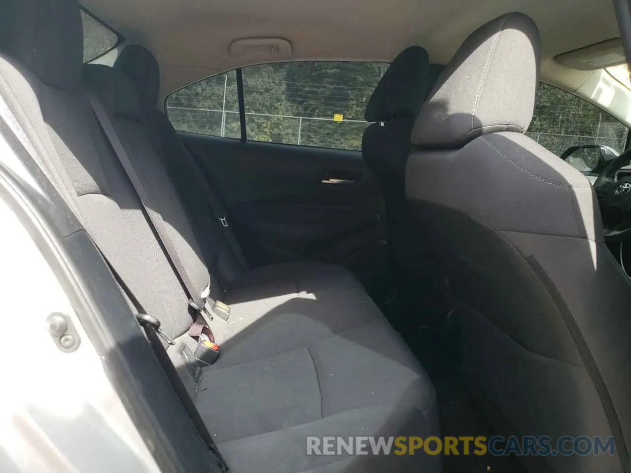 10 Photograph of a damaged car 5YFEPMAE6MP216689 TOYOTA COROLLA 2021