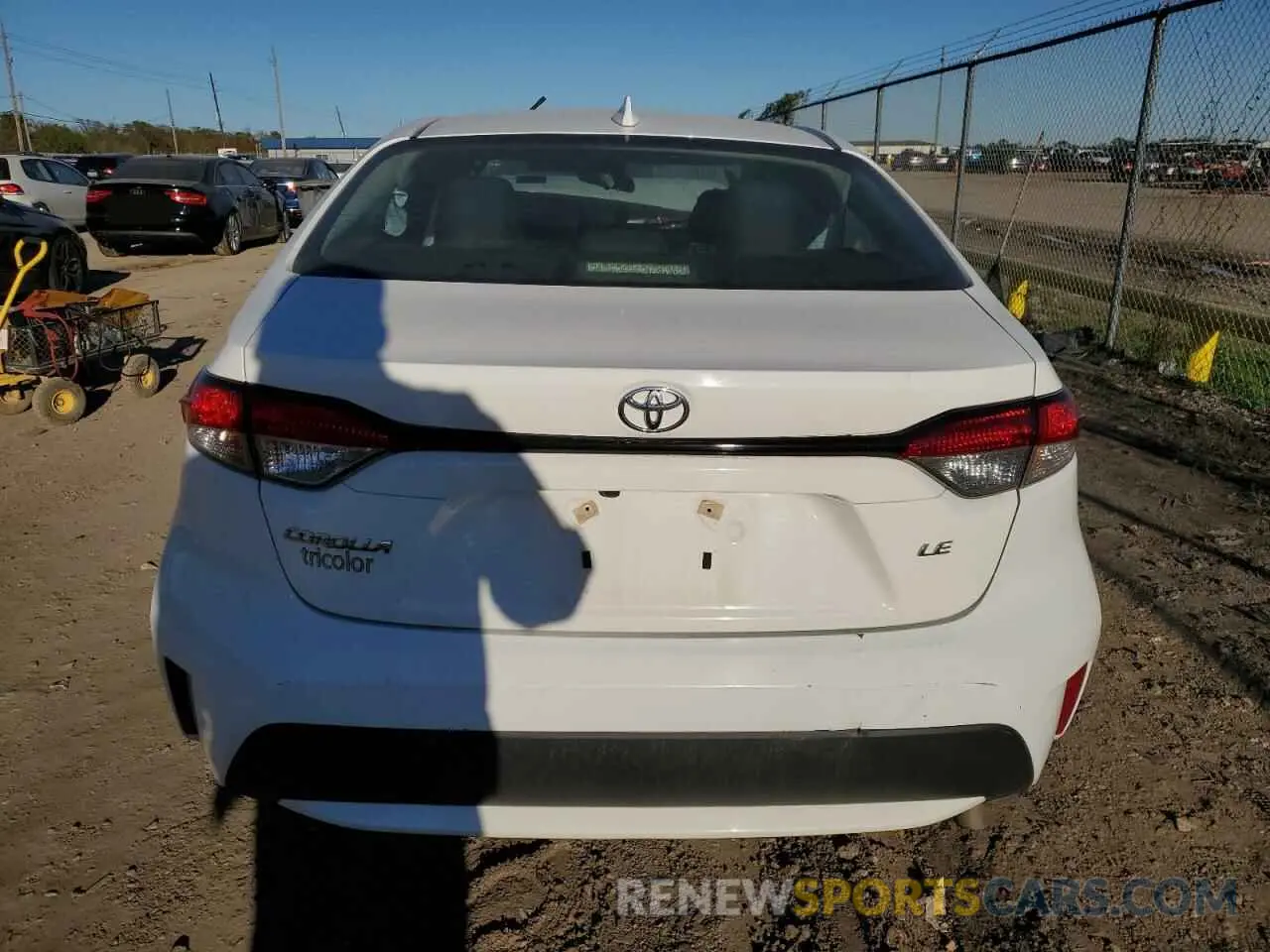 6 Photograph of a damaged car 5YFEPMAE6MP228390 TOYOTA COROLLA 2021