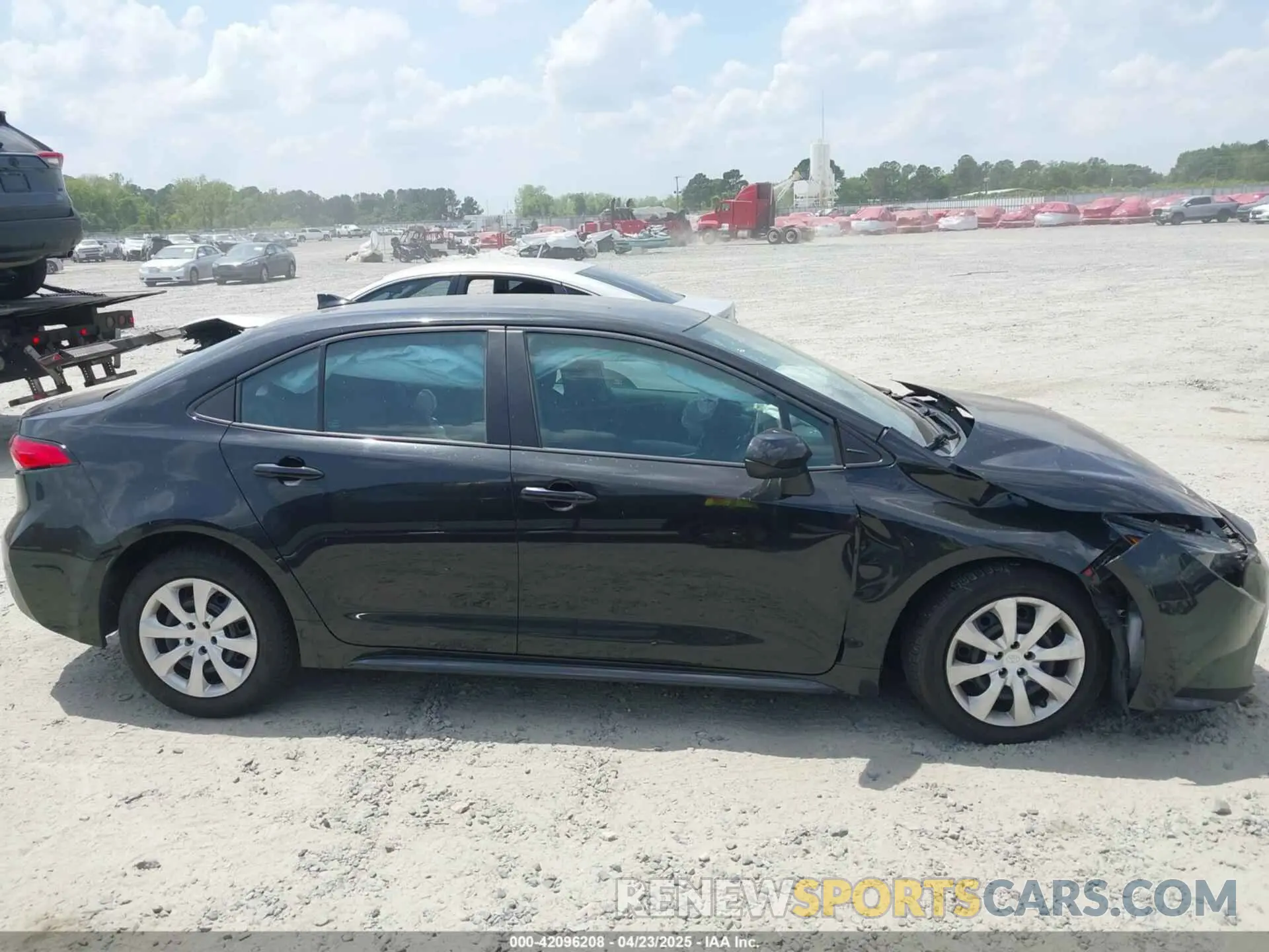 14 Photograph of a damaged car 5YFEPMAE6MP231810 TOYOTA COROLLA 2021
