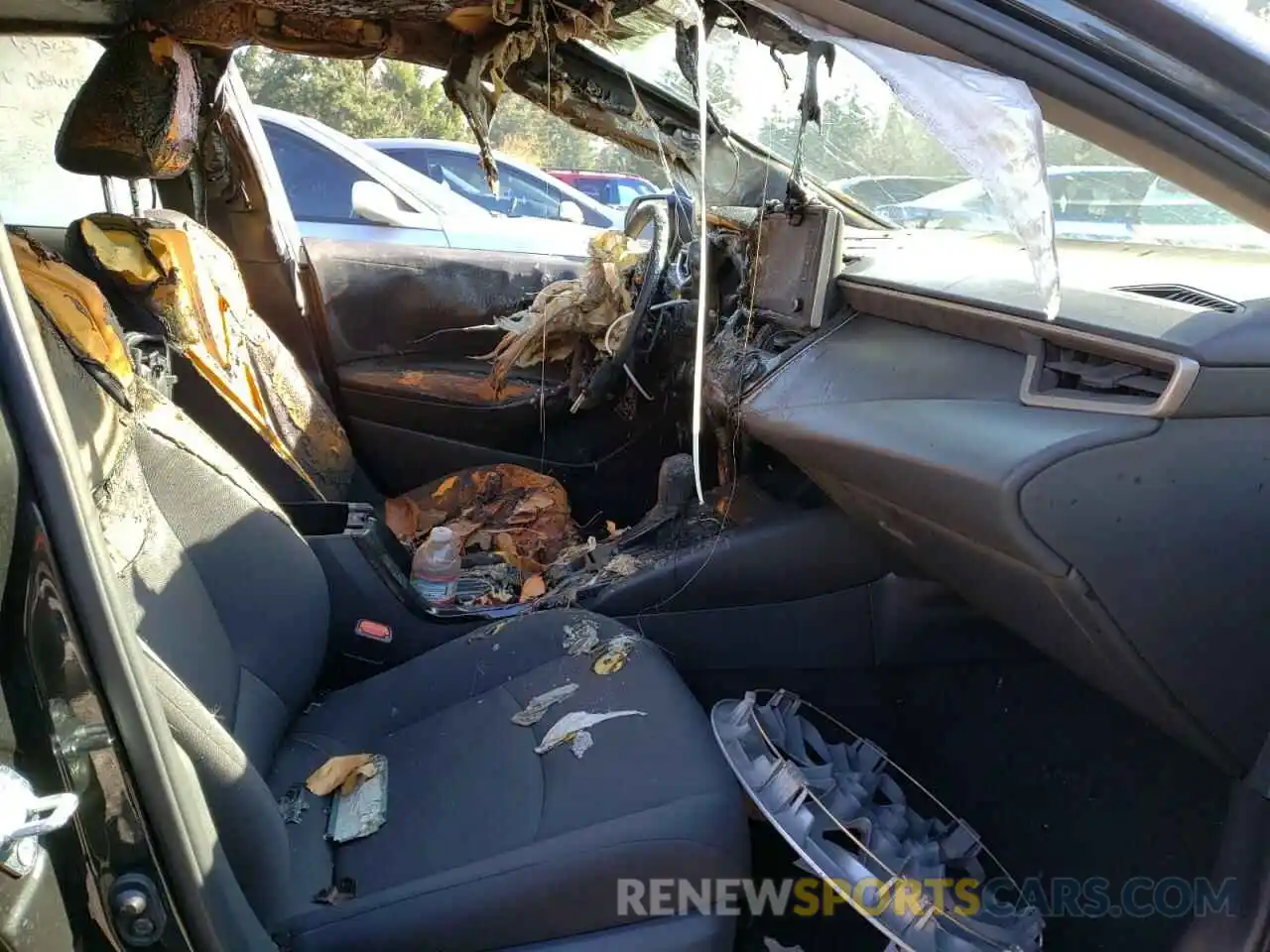 5 Photograph of a damaged car 5YFEPMAE6MP237784 TOYOTA COROLLA 2021