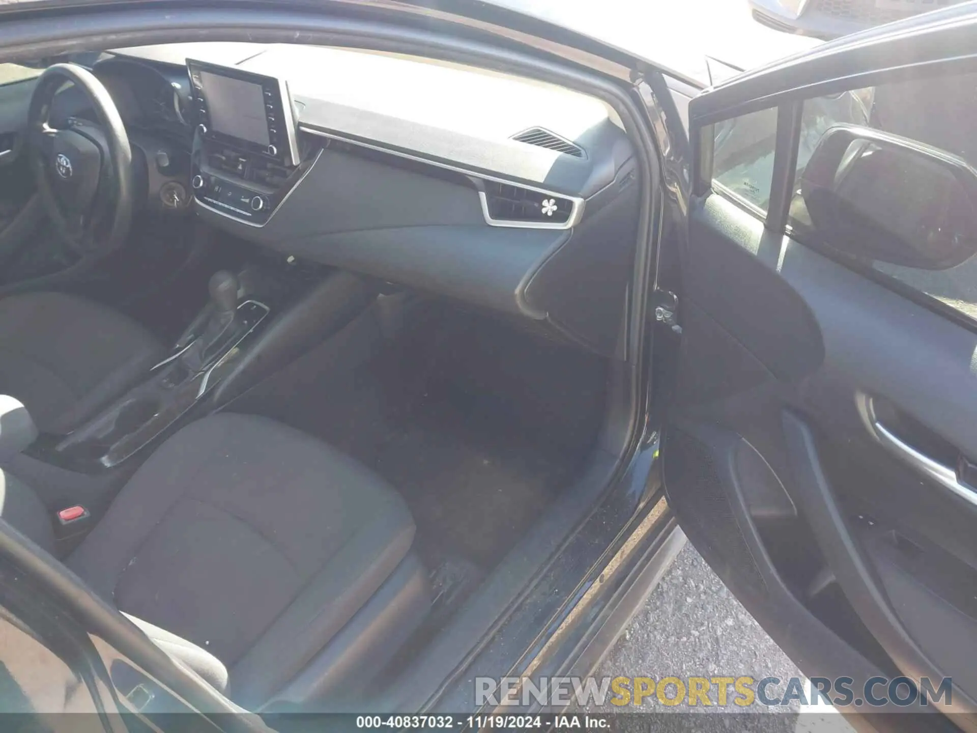 5 Photograph of a damaged car 5YFEPMAE6MP238675 TOYOTA COROLLA 2021
