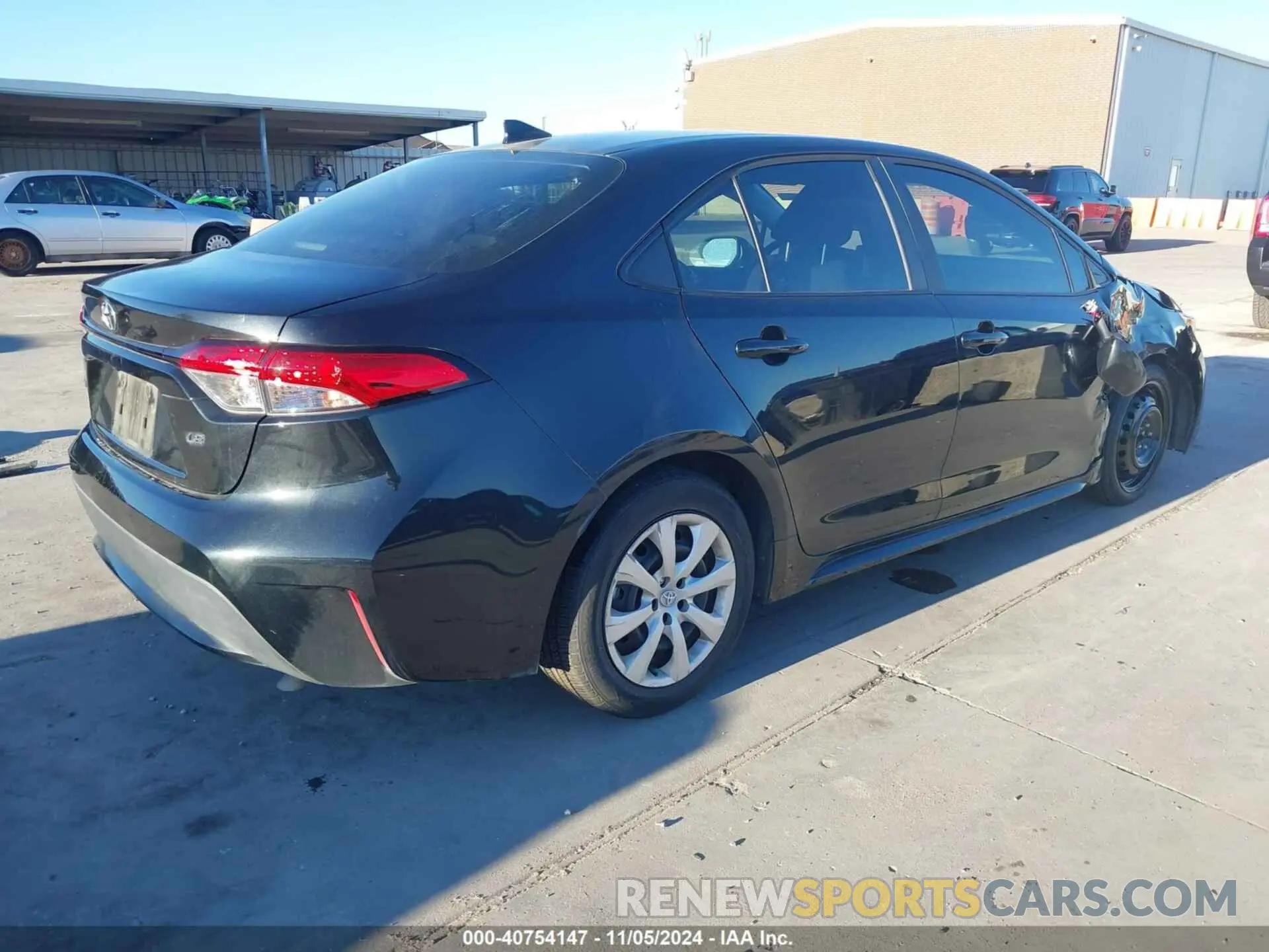 4 Photograph of a damaged car 5YFEPMAE6MP252351 TOYOTA COROLLA 2021