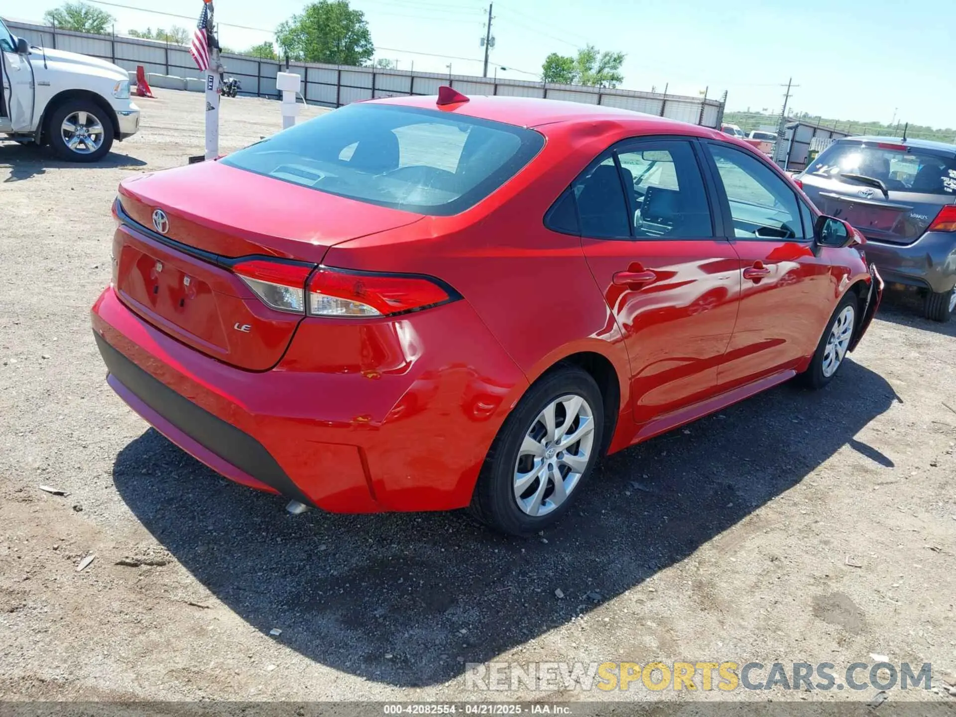 4 Photograph of a damaged car 5YFEPMAE6MP266086 TOYOTA COROLLA 2021