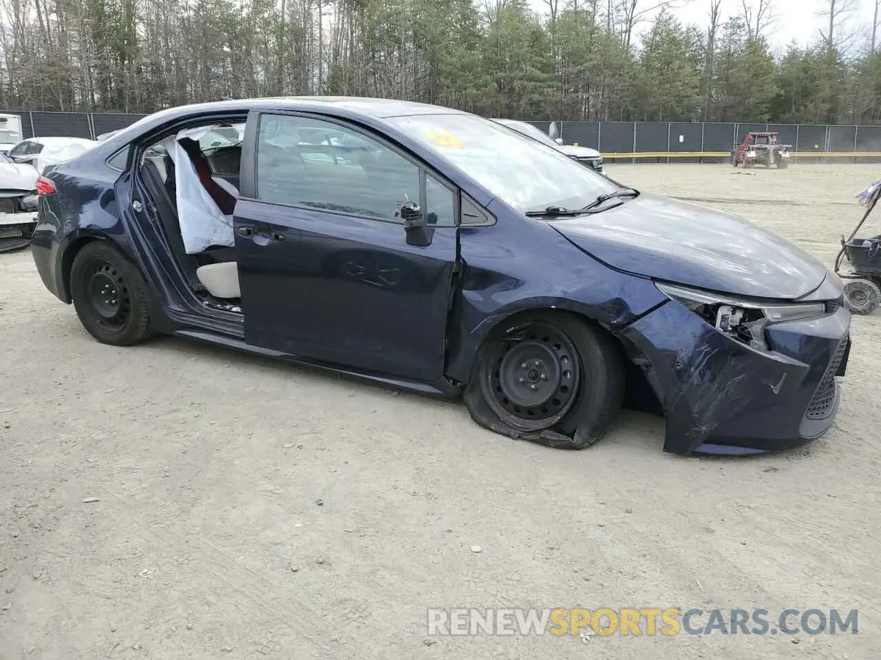 4 Photograph of a damaged car 5YFEPMAE6MP271336 TOYOTA COROLLA 2021