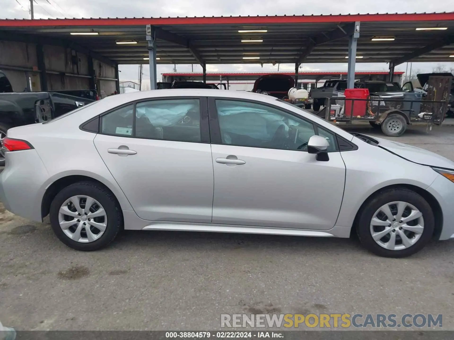 13 Photograph of a damaged car 5YFEPMAE7MP186120 TOYOTA COROLLA 2021