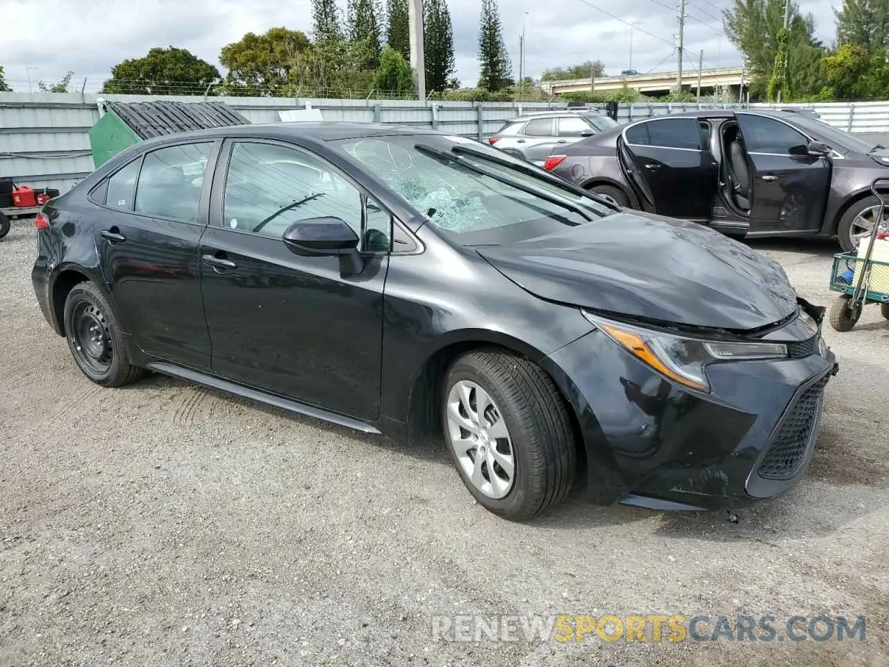 4 Photograph of a damaged car 5YFEPMAE7MP201649 TOYOTA COROLLA 2021