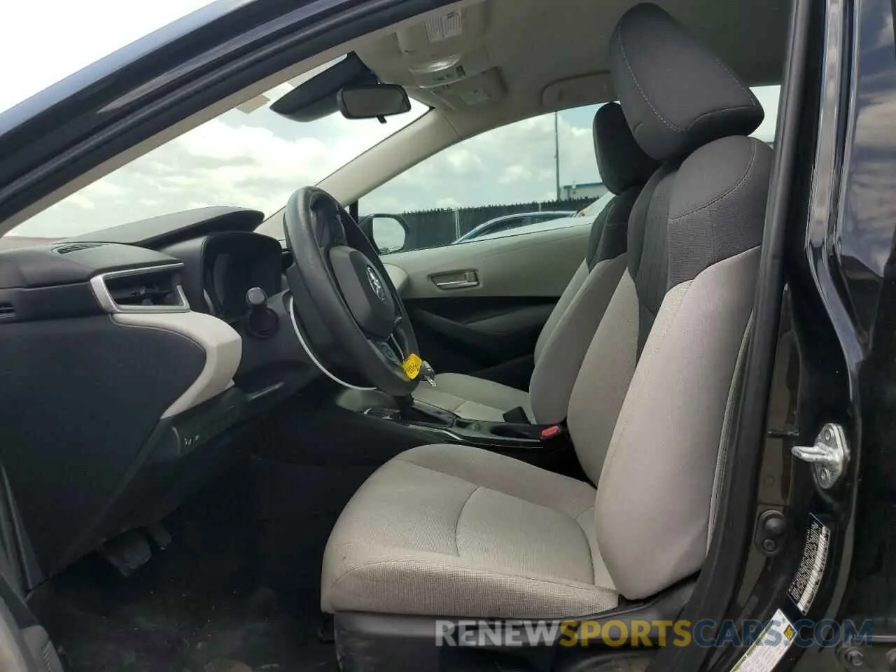 7 Photograph of a damaged car 5YFEPMAE7MP202610 TOYOTA COROLLA 2021