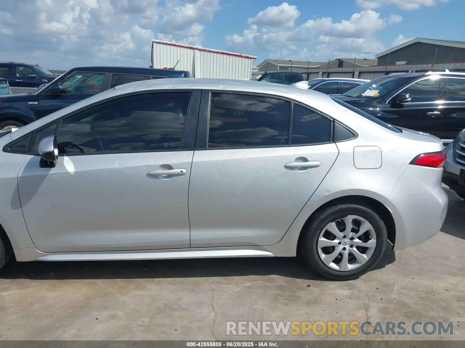 18 Photograph of a damaged car 5YFEPMAE7MP207225 TOYOTA COROLLA 2021