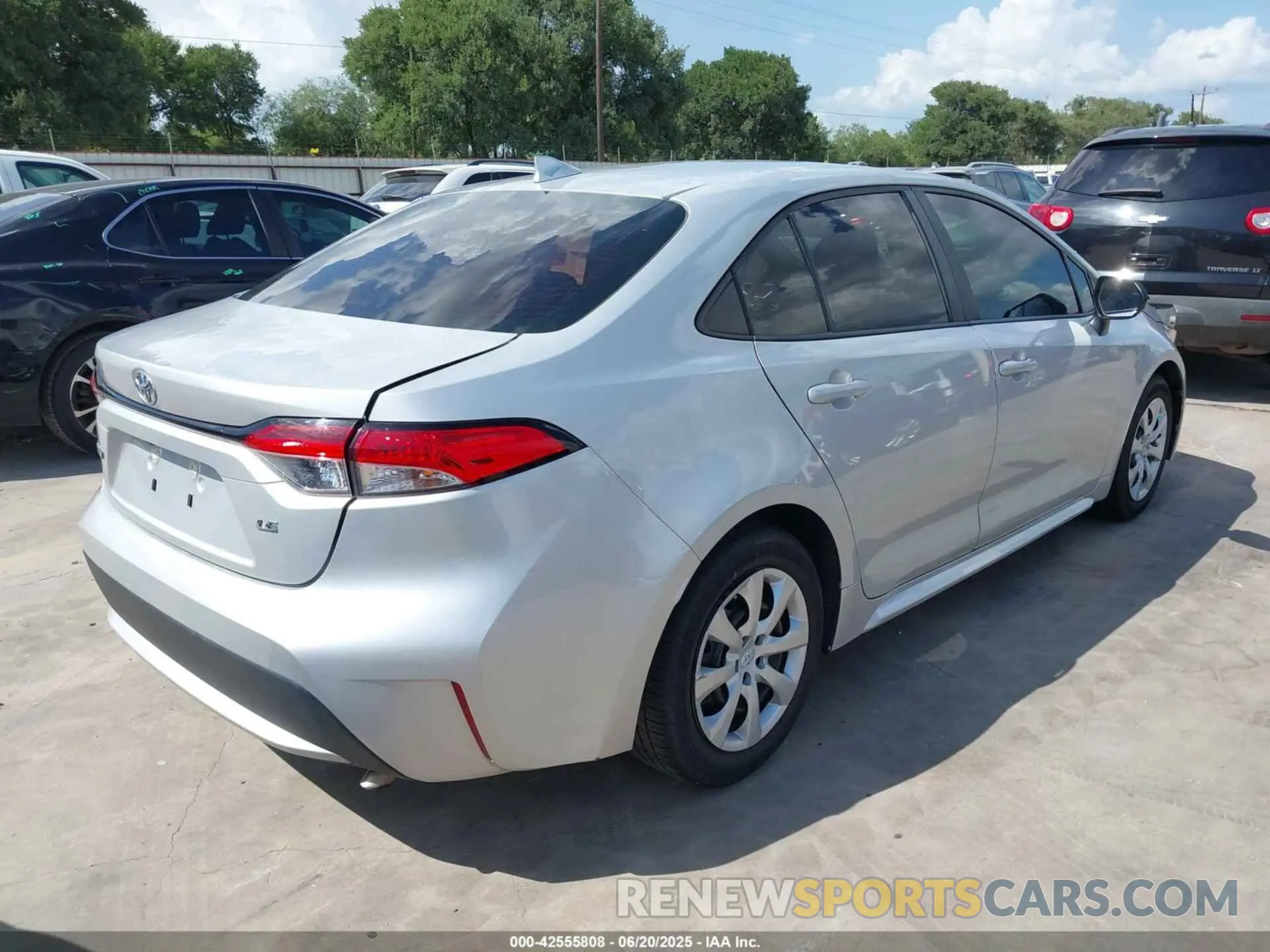 4 Photograph of a damaged car 5YFEPMAE7MP207225 TOYOTA COROLLA 2021