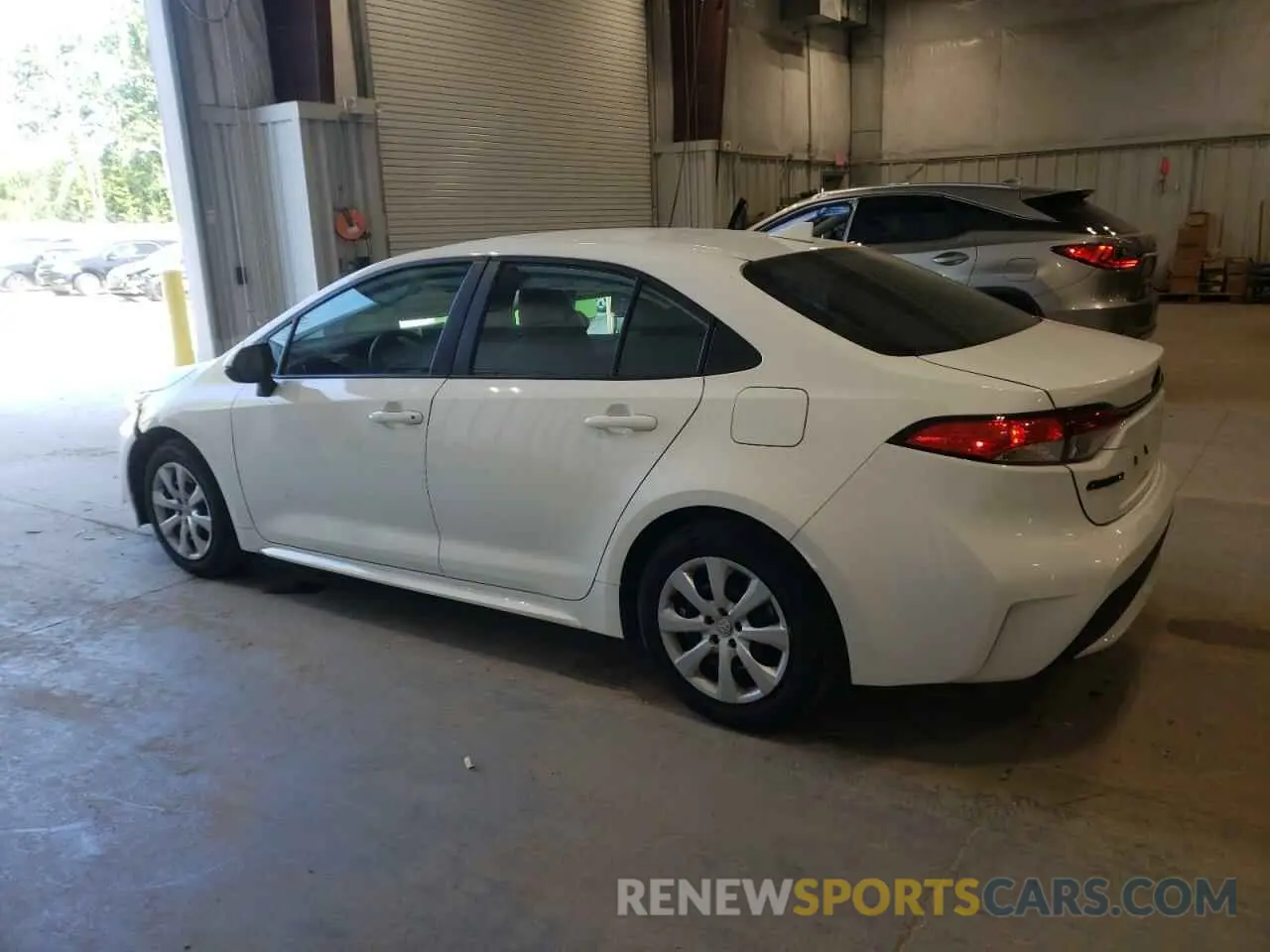 2 Photograph of a damaged car 5YFEPMAE7MP225675 TOYOTA COROLLA 2021