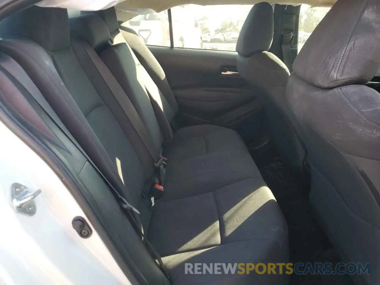 10 Photograph of a damaged car 5YFEPMAE7MP232965 TOYOTA COROLLA 2021