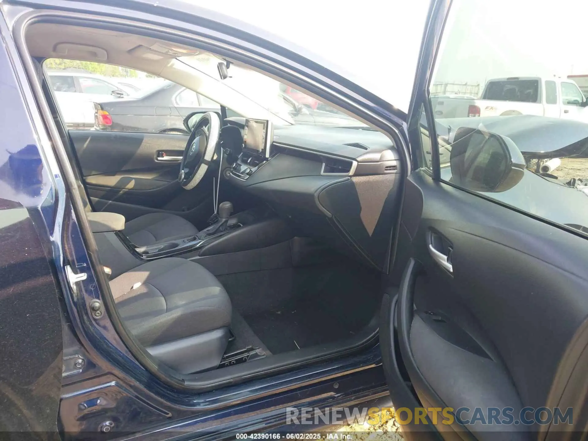 5 Photograph of a damaged car 5YFEPMAE8MP159427 TOYOTA COROLLA 2021