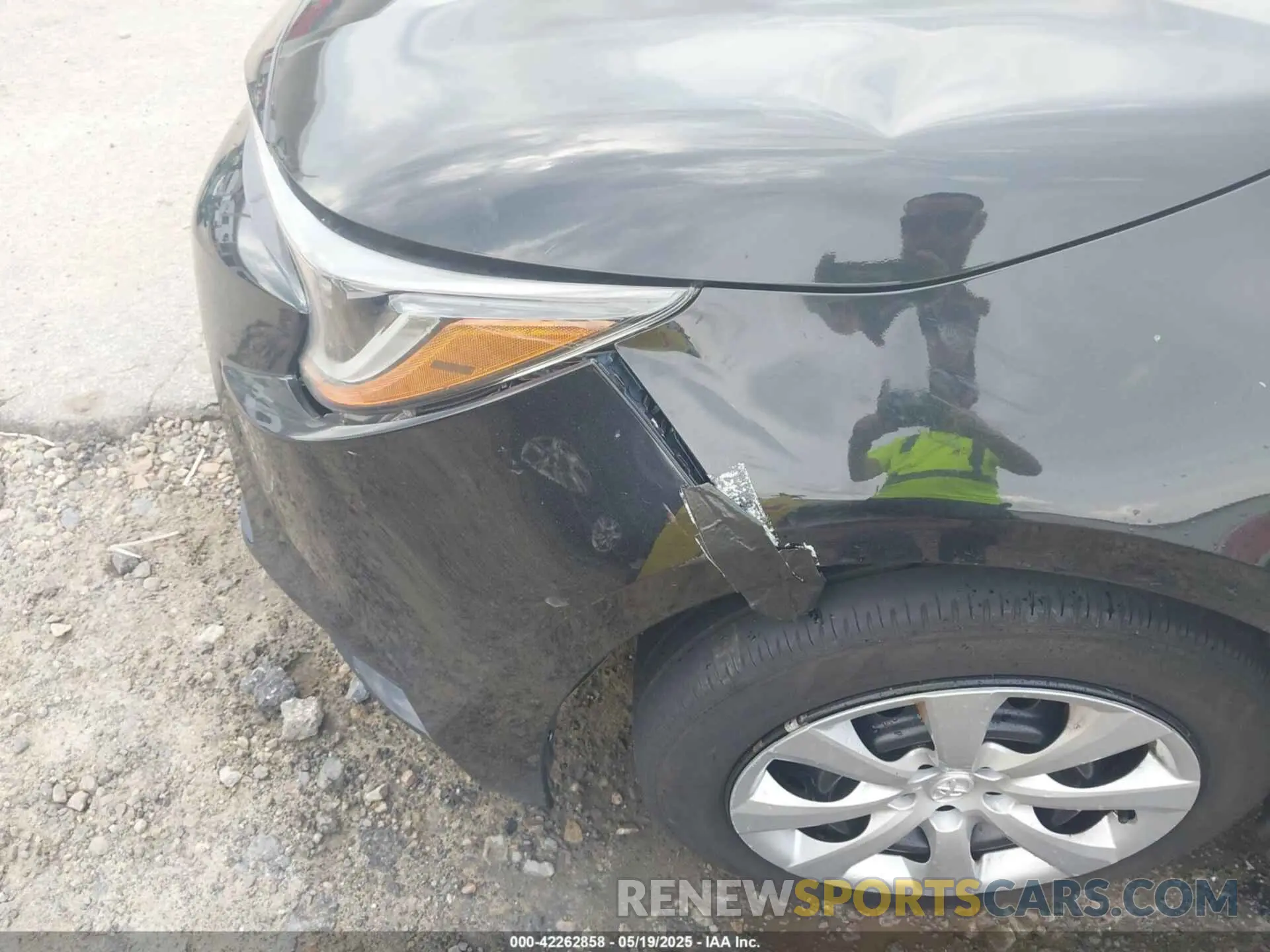 16 Photograph of a damaged car 5YFEPMAE8MP162103 TOYOTA COROLLA 2021
