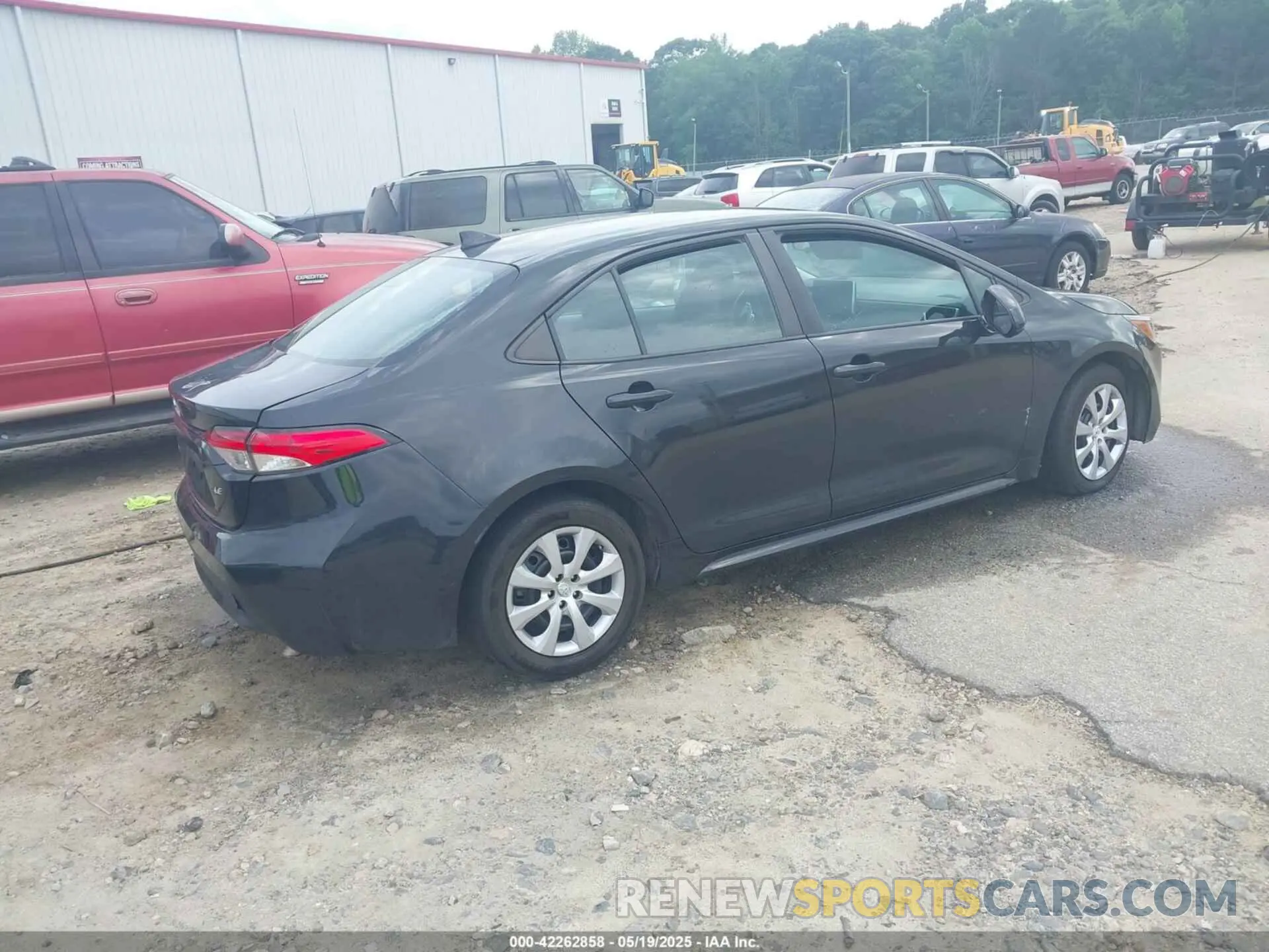 4 Photograph of a damaged car 5YFEPMAE8MP162103 TOYOTA COROLLA 2021