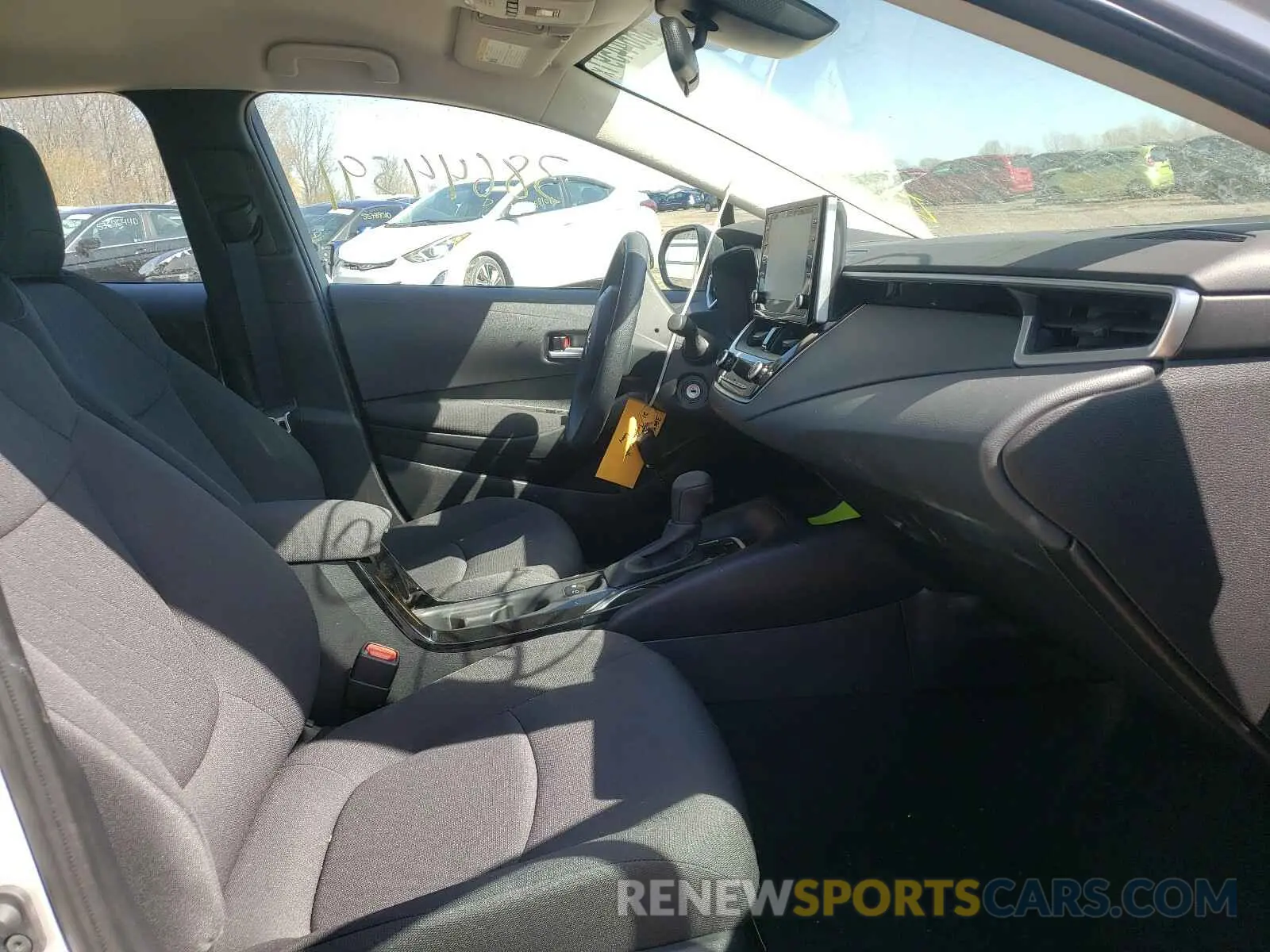 5 Photograph of a damaged car 5YFEPMAE8MP171240 TOYOTA COROLLA 2021