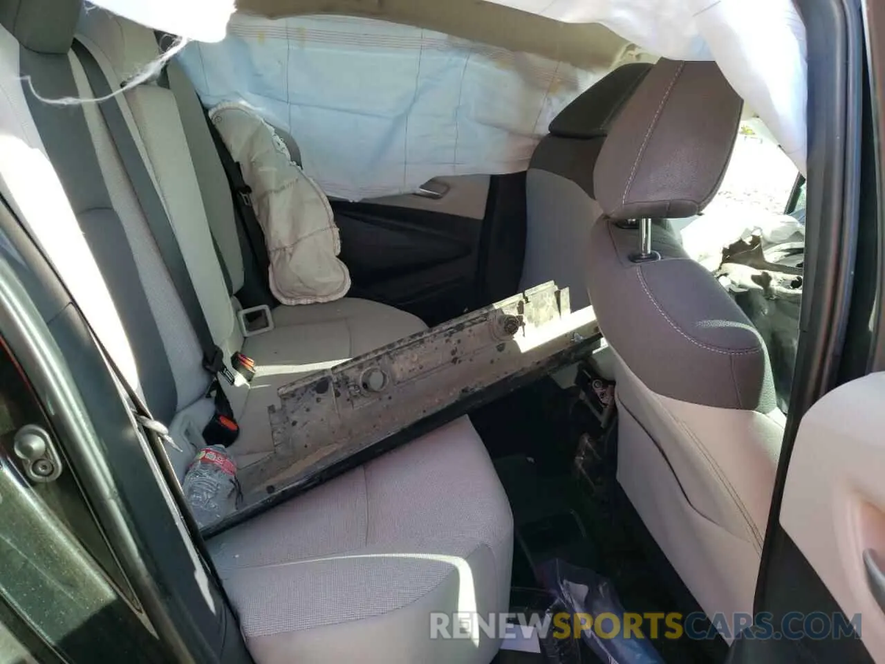 10 Photograph of a damaged car 5YFEPMAE8MP173411 TOYOTA COROLLA 2021