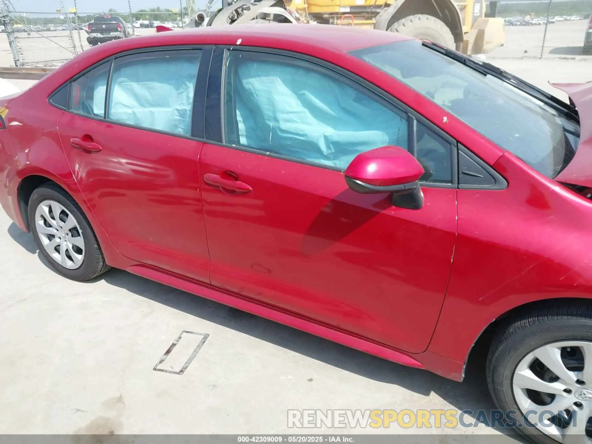 13 Photograph of a damaged car 5YFEPMAE8MP175305 TOYOTA COROLLA 2021