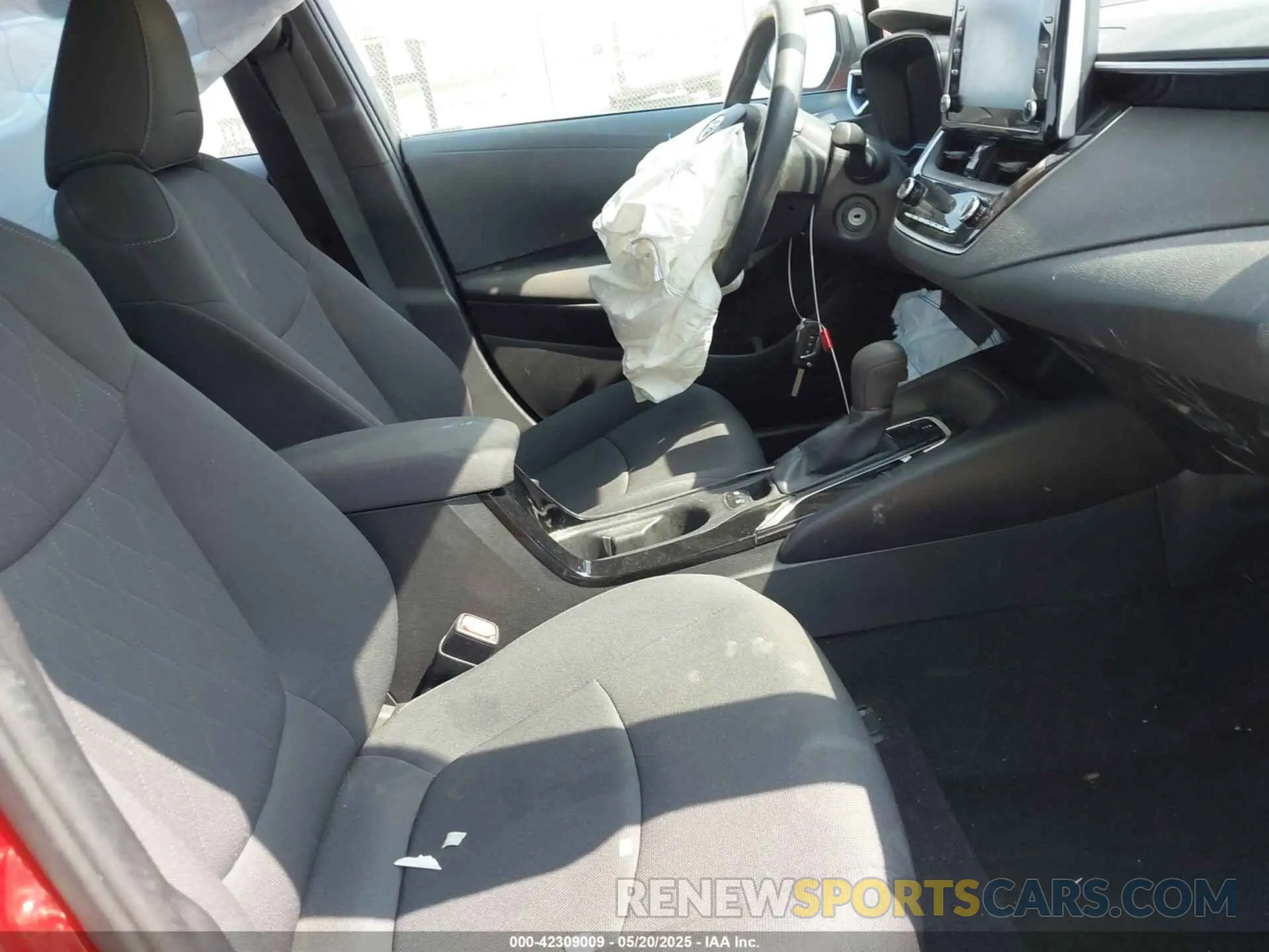 5 Photograph of a damaged car 5YFEPMAE8MP175305 TOYOTA COROLLA 2021