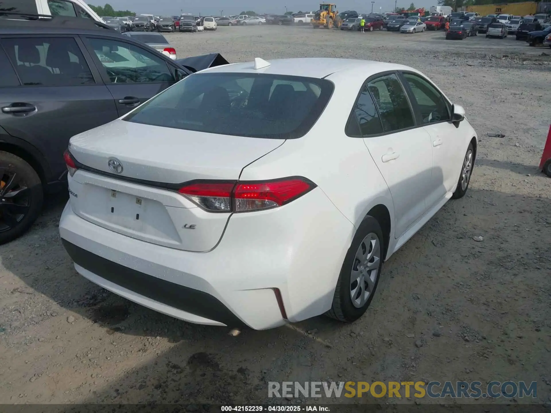 4 Photograph of a damaged car 5YFEPMAE8MP184585 TOYOTA COROLLA 2021