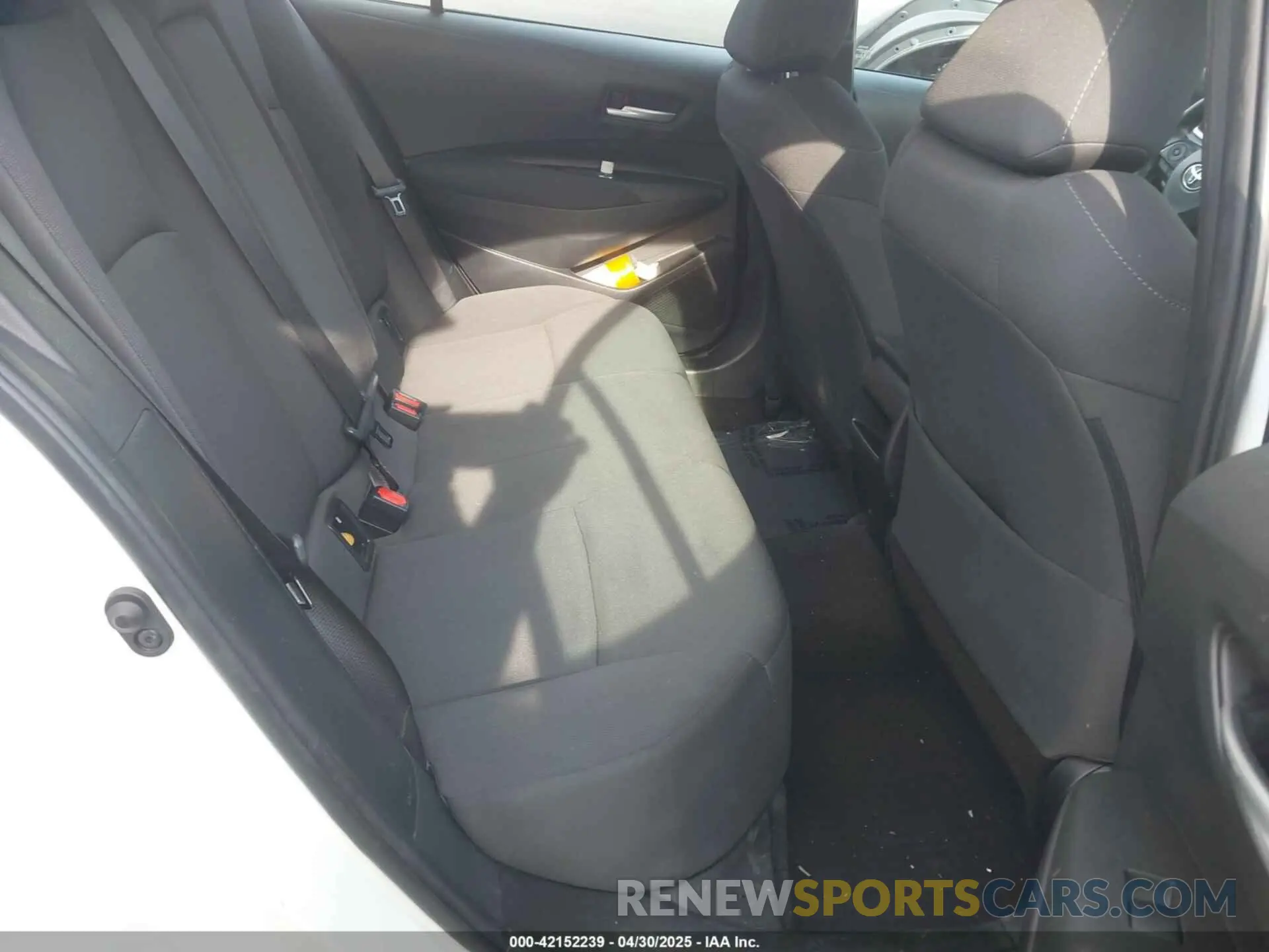 8 Photograph of a damaged car 5YFEPMAE8MP184585 TOYOTA COROLLA 2021