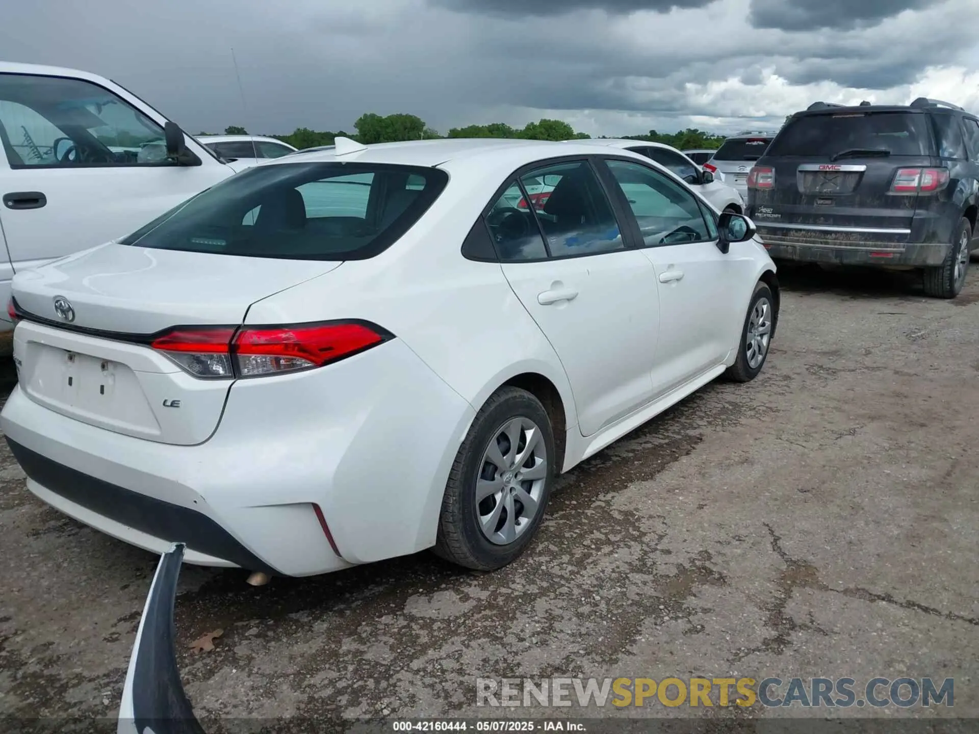 4 Photograph of a damaged car 5YFEPMAE8MP189530 TOYOTA COROLLA 2021