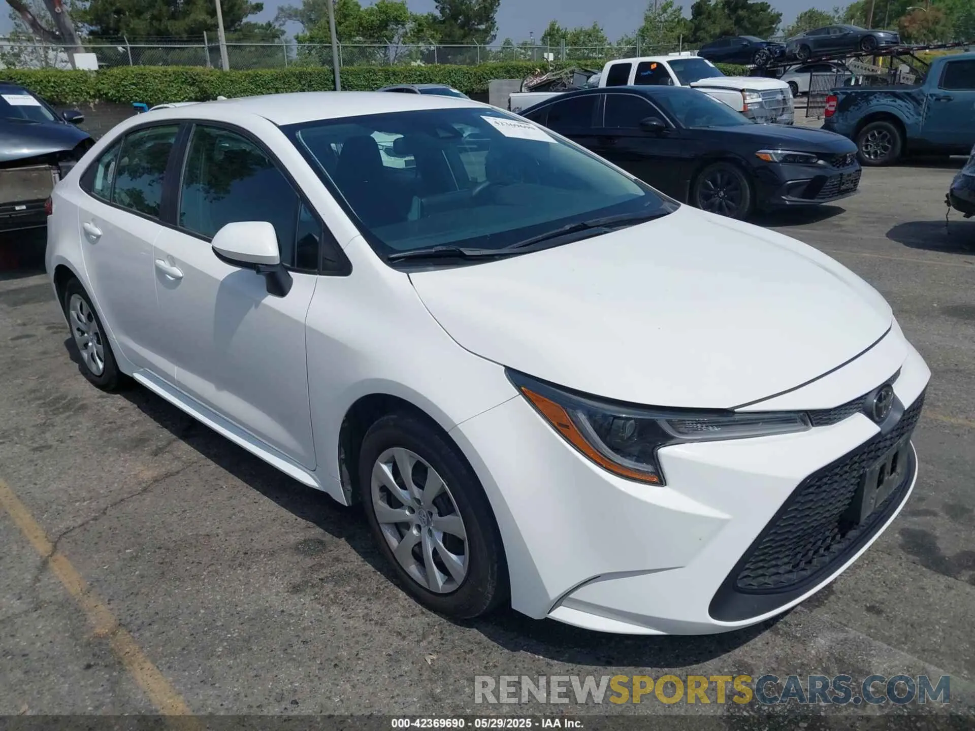 1 Photograph of a damaged car 5YFEPMAE8MP191942 TOYOTA COROLLA 2021