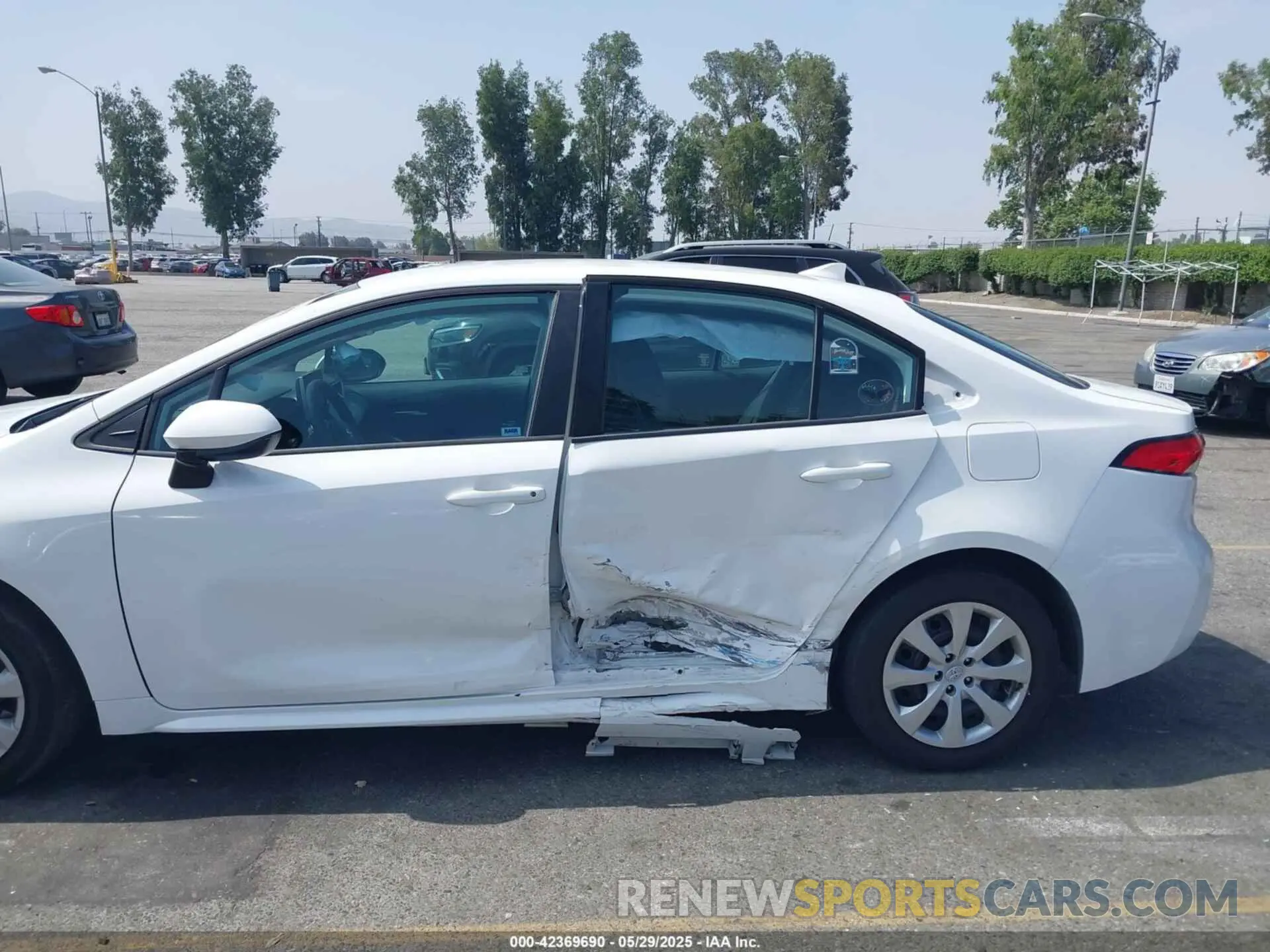 6 Photograph of a damaged car 5YFEPMAE8MP191942 TOYOTA COROLLA 2021