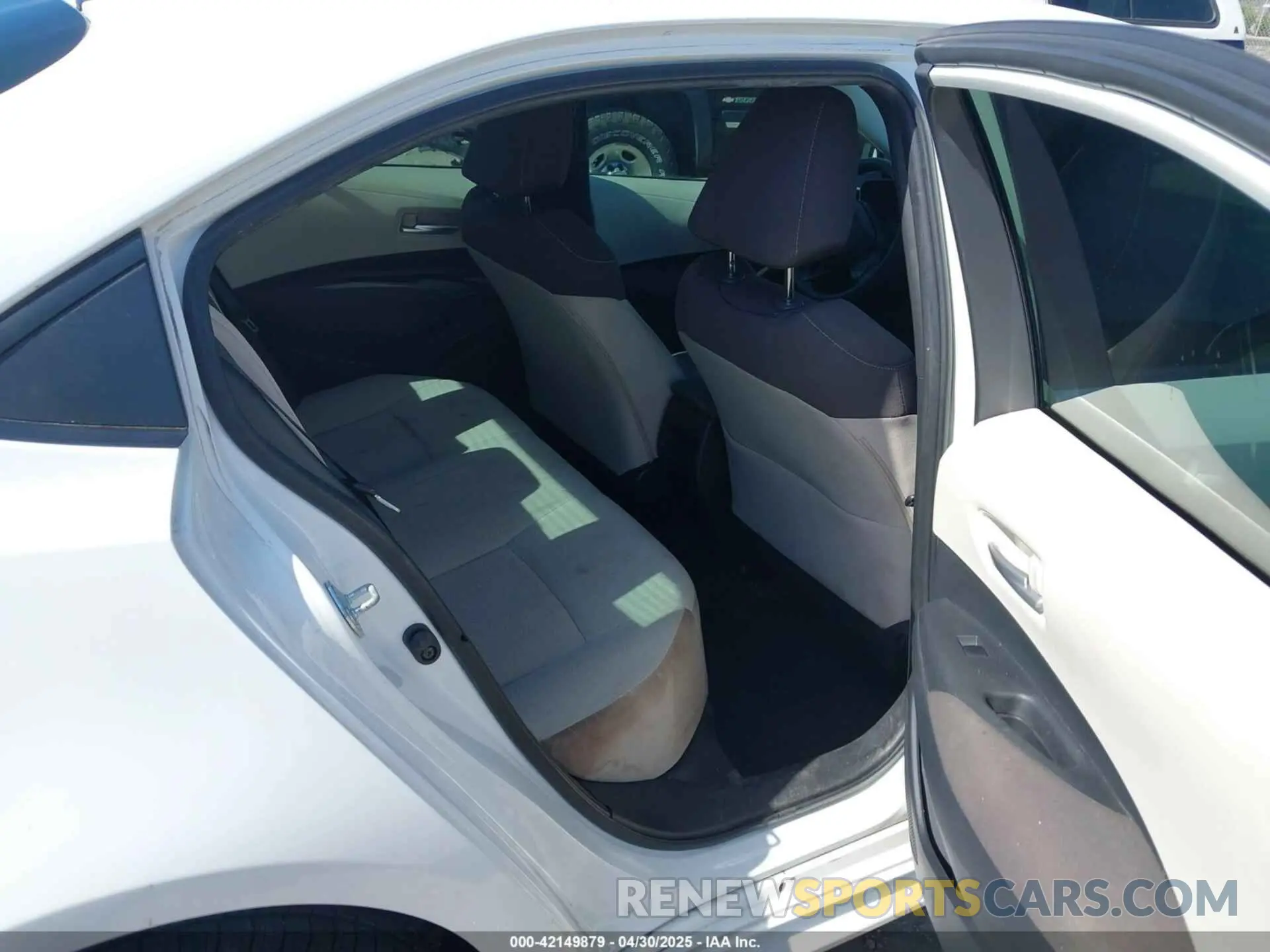 8 Photograph of a damaged car 5YFEPMAE8MP195523 TOYOTA COROLLA 2021