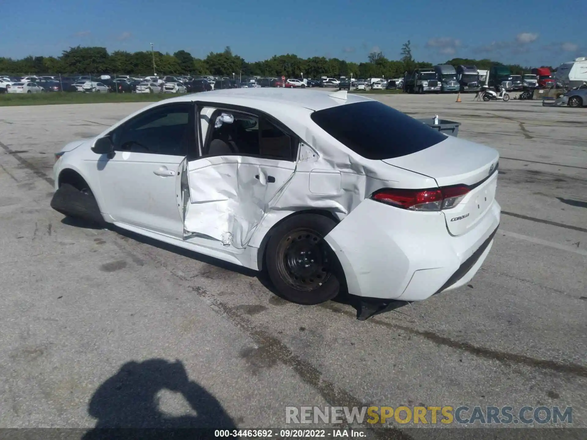 3 Photograph of a damaged car 5YFEPMAE8MP202664 TOYOTA COROLLA 2021