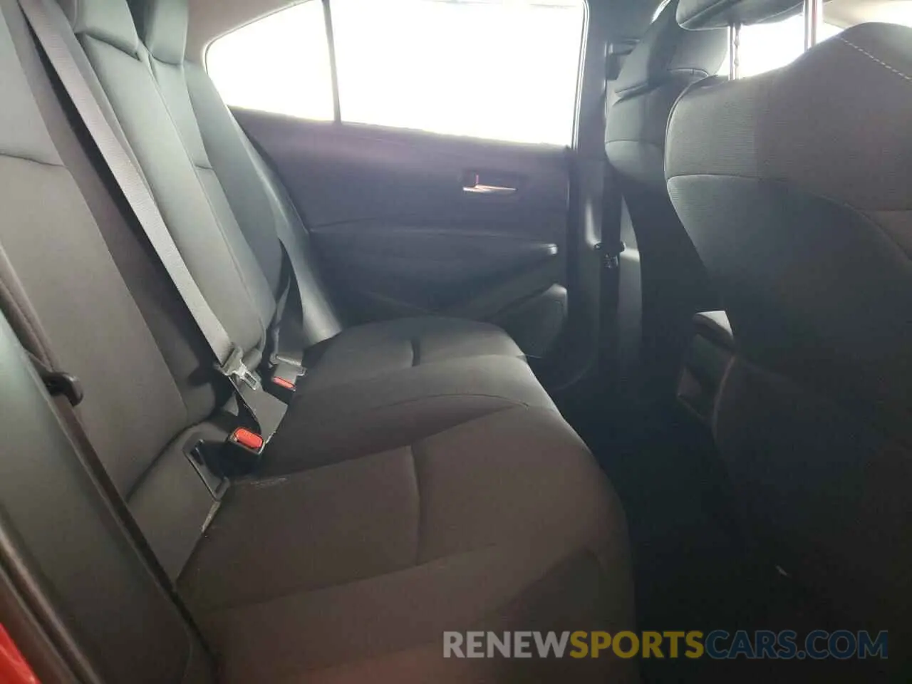 10 Photograph of a damaged car 5YFEPMAE8MP220825 TOYOTA COROLLA 2021