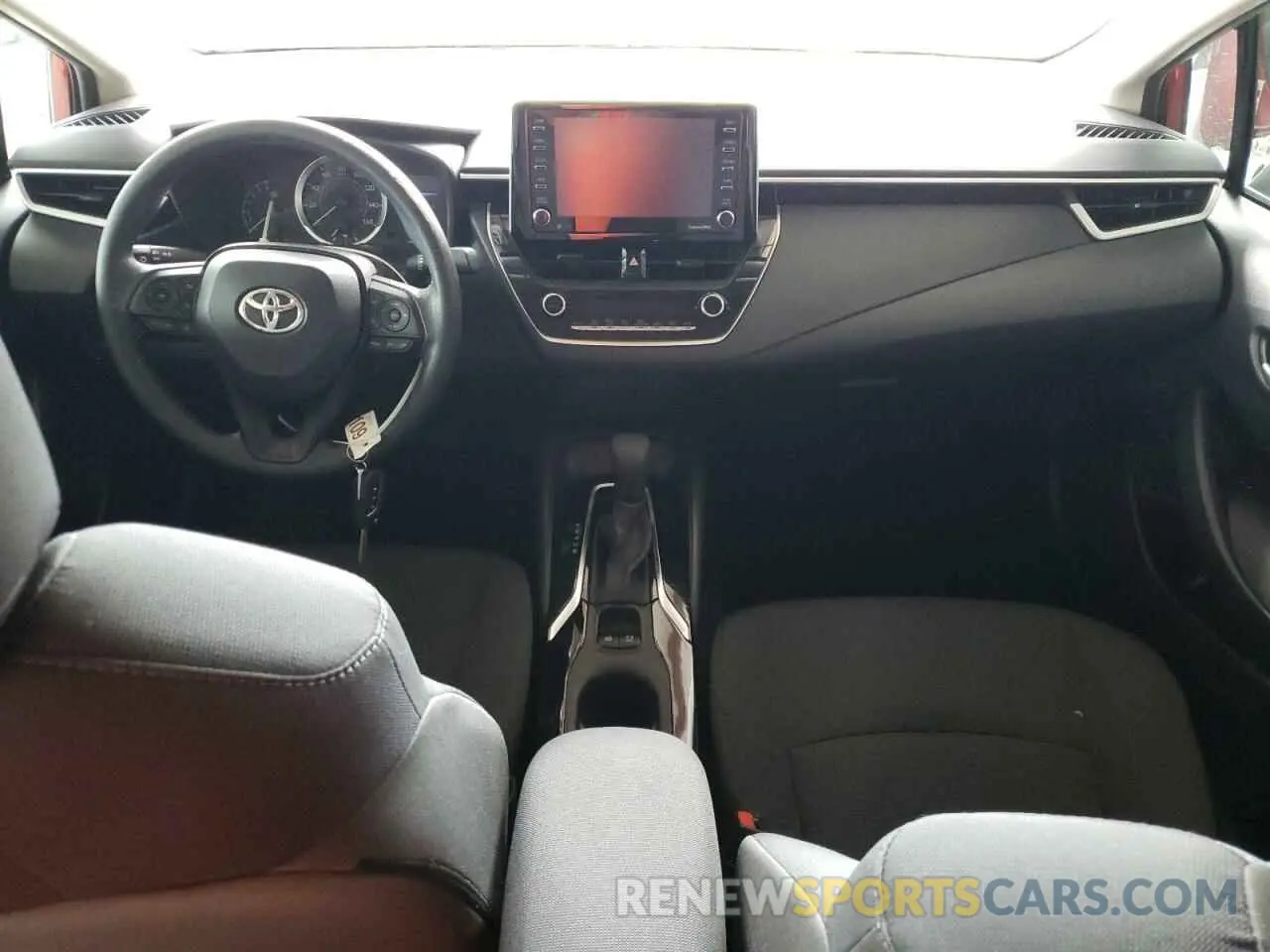 8 Photograph of a damaged car 5YFEPMAE8MP220825 TOYOTA COROLLA 2021