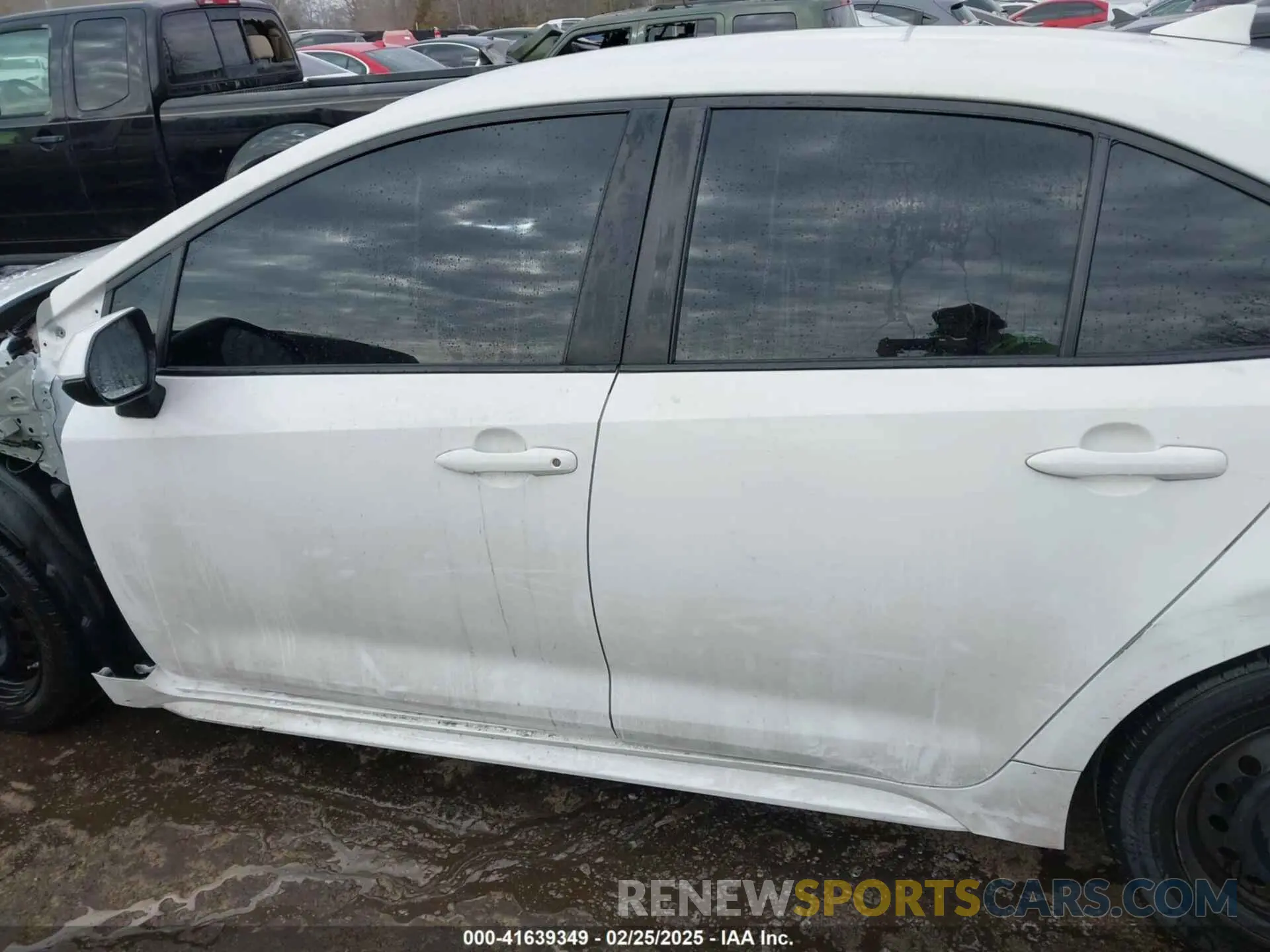 15 Photograph of a damaged car 5YFEPMAE8MP222820 TOYOTA COROLLA 2021