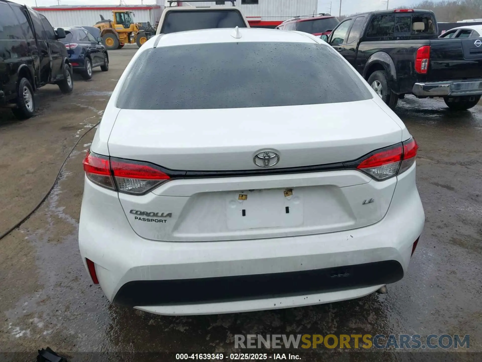 17 Photograph of a damaged car 5YFEPMAE8MP222820 TOYOTA COROLLA 2021