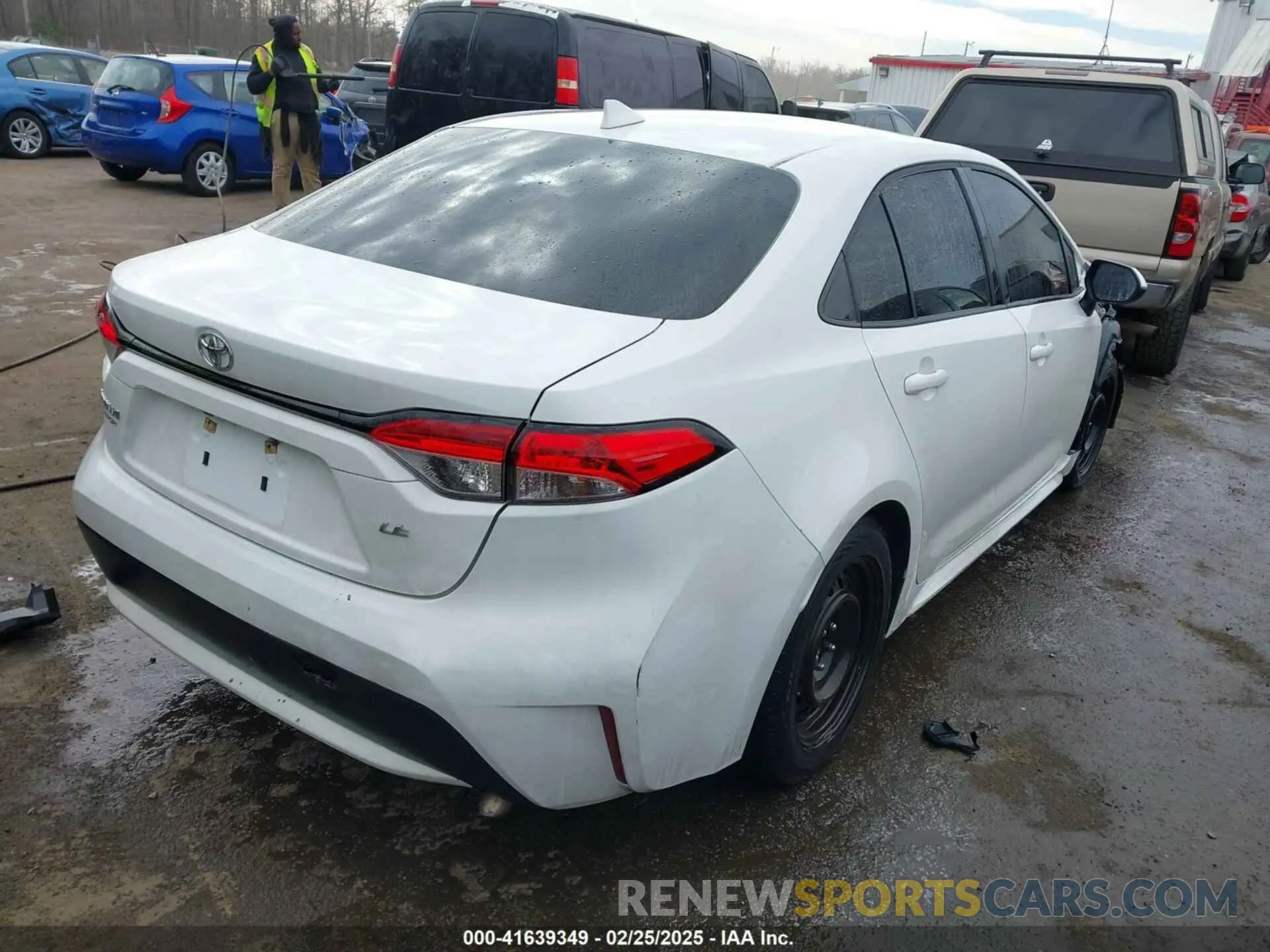 4 Photograph of a damaged car 5YFEPMAE8MP222820 TOYOTA COROLLA 2021