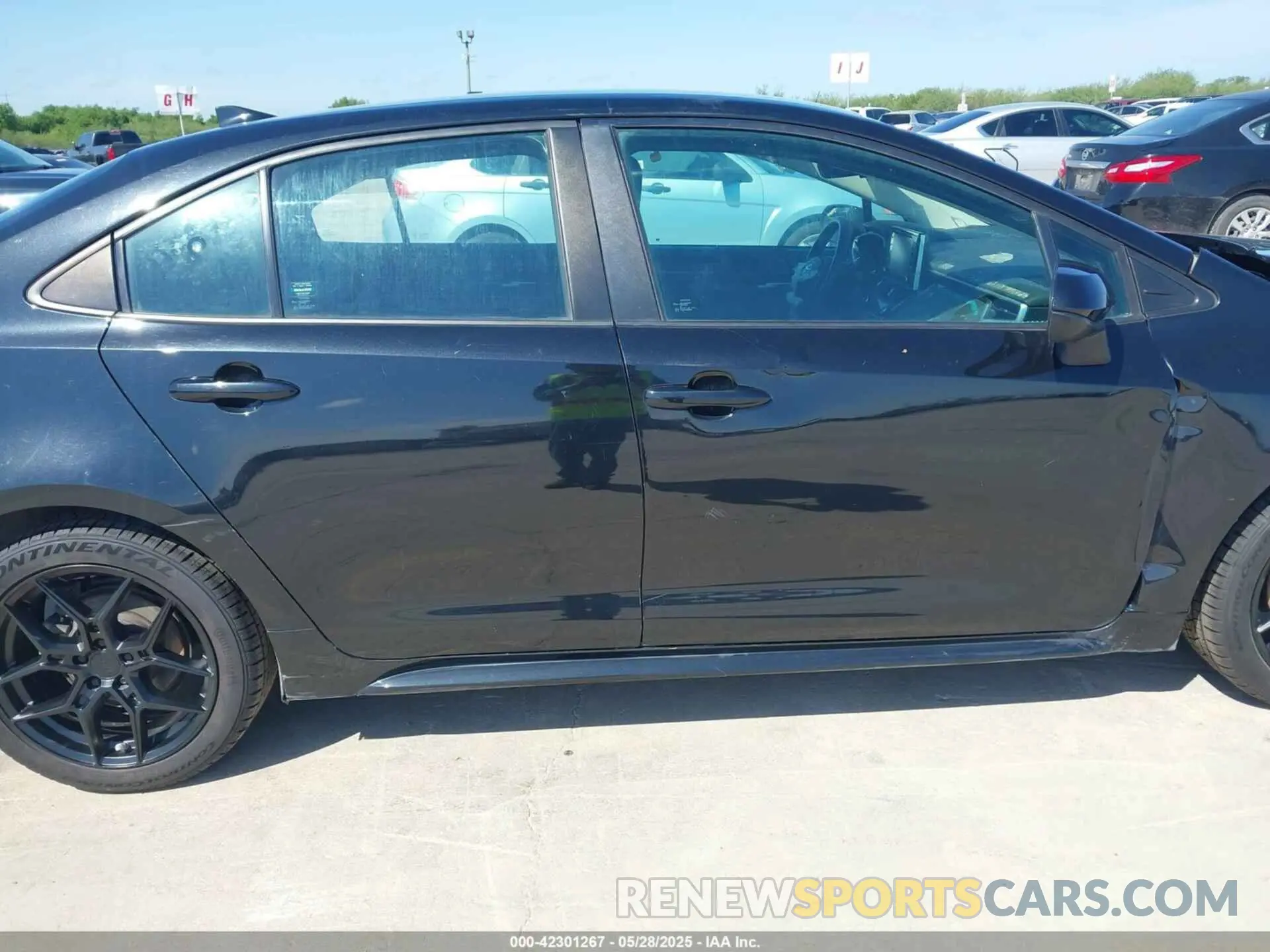 13 Photograph of a damaged car 5YFEPMAE8MP223191 TOYOTA COROLLA 2021