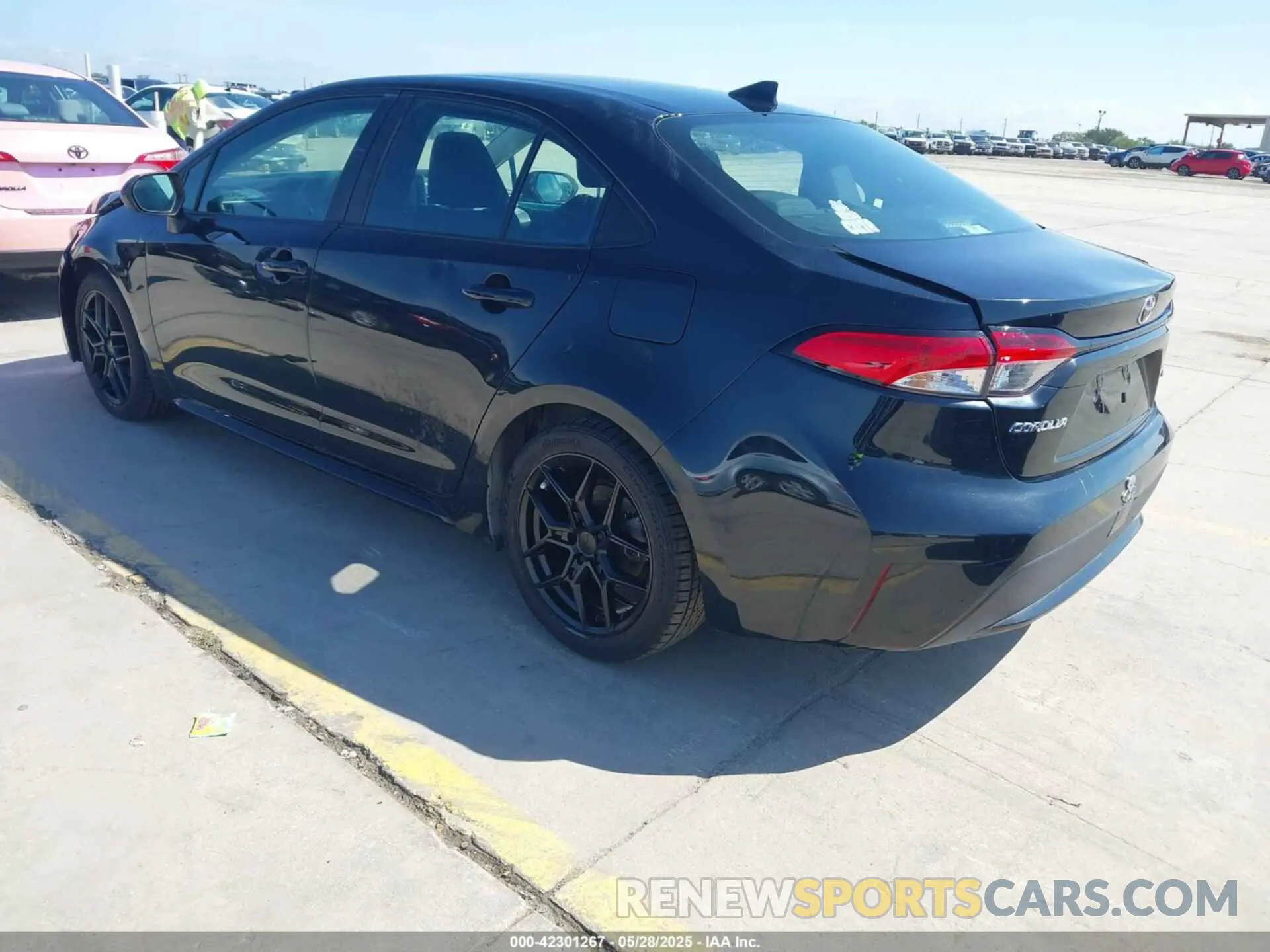 3 Photograph of a damaged car 5YFEPMAE8MP223191 TOYOTA COROLLA 2021