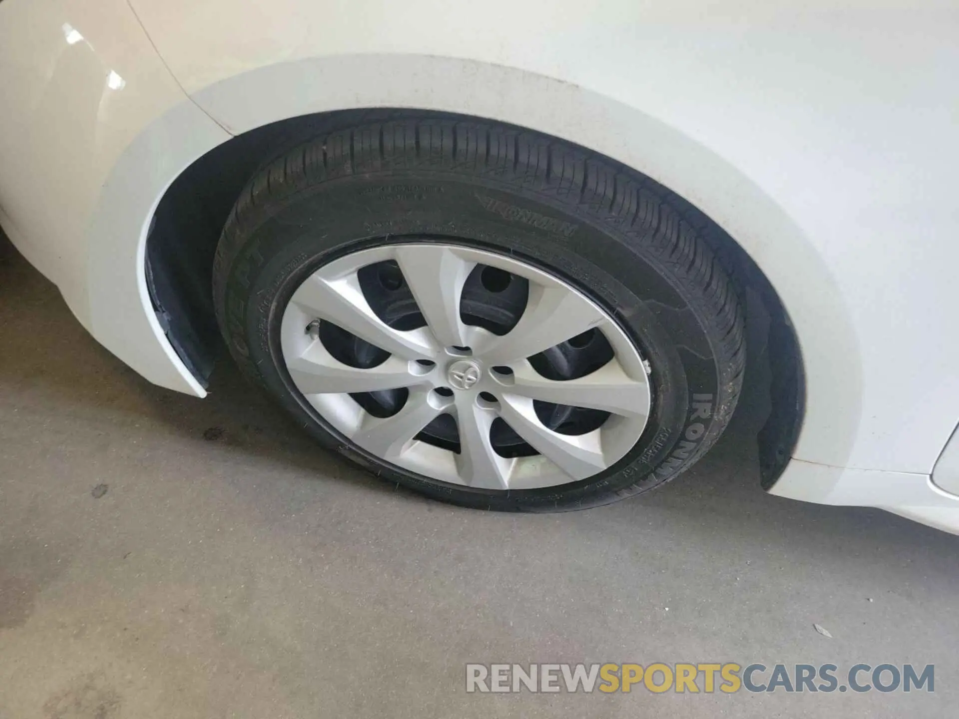 13 Photograph of a damaged car 5YFEPMAE8MP230819 TOYOTA COROLLA 2021