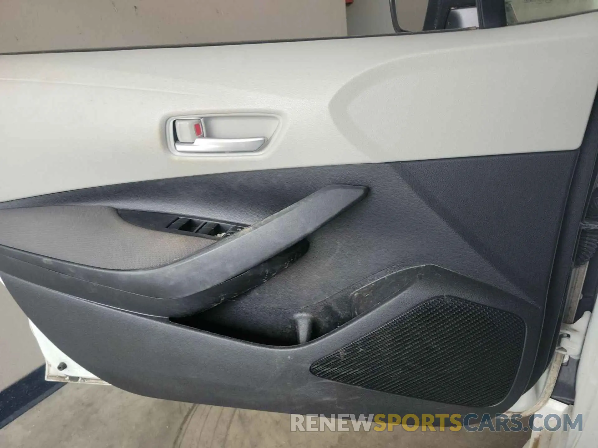 15 Photograph of a damaged car 5YFEPMAE8MP230819 TOYOTA COROLLA 2021