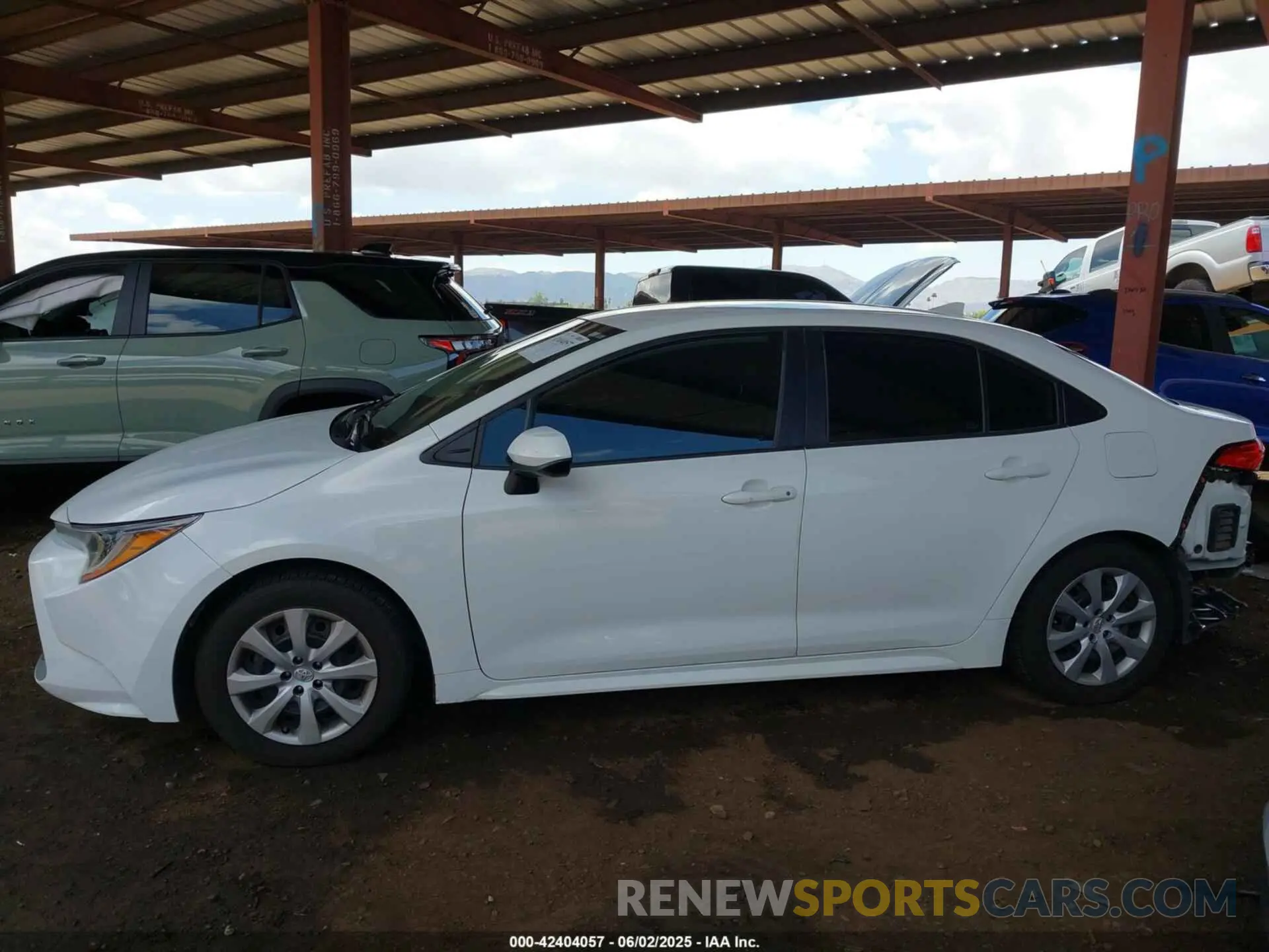 15 Photograph of a damaged car 5YFEPMAE8MP236426 TOYOTA COROLLA 2021