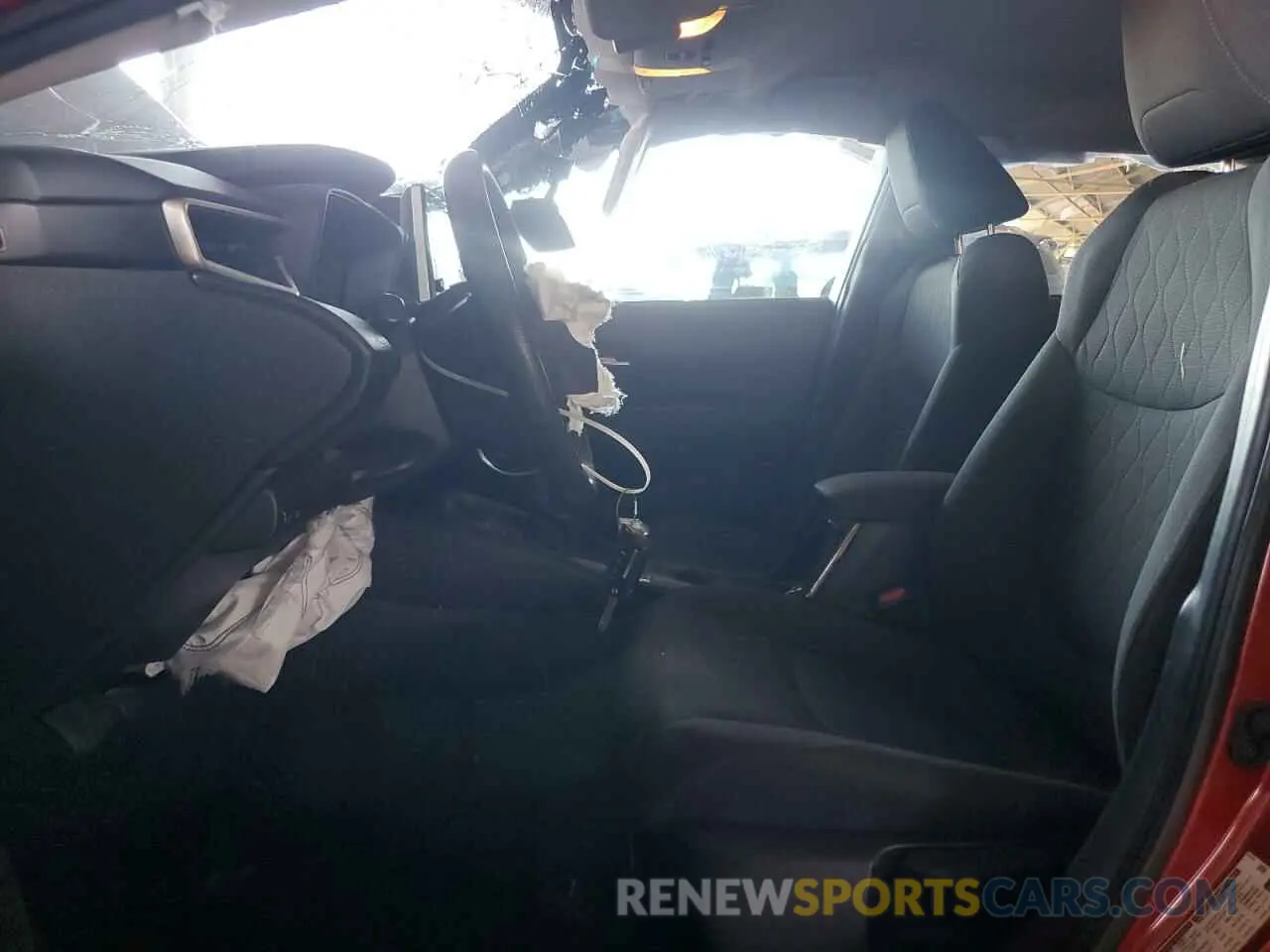 7 Photograph of a damaged car 5YFEPMAE8MP240038 TOYOTA COROLLA 2021