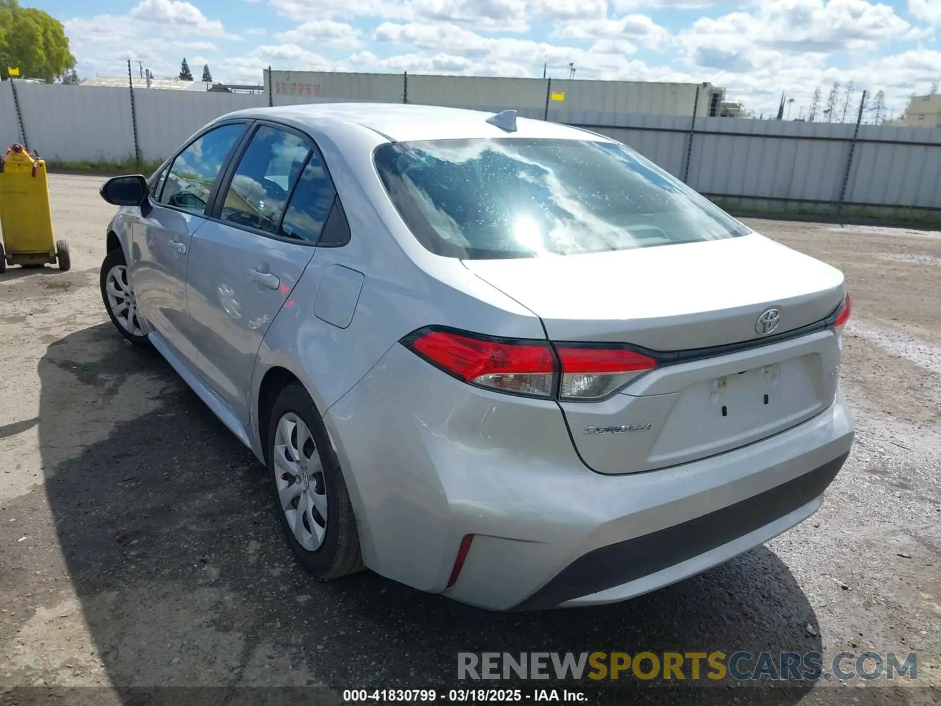 3 Photograph of a damaged car 5YFEPMAE8MP245580 TOYOTA COROLLA 2021