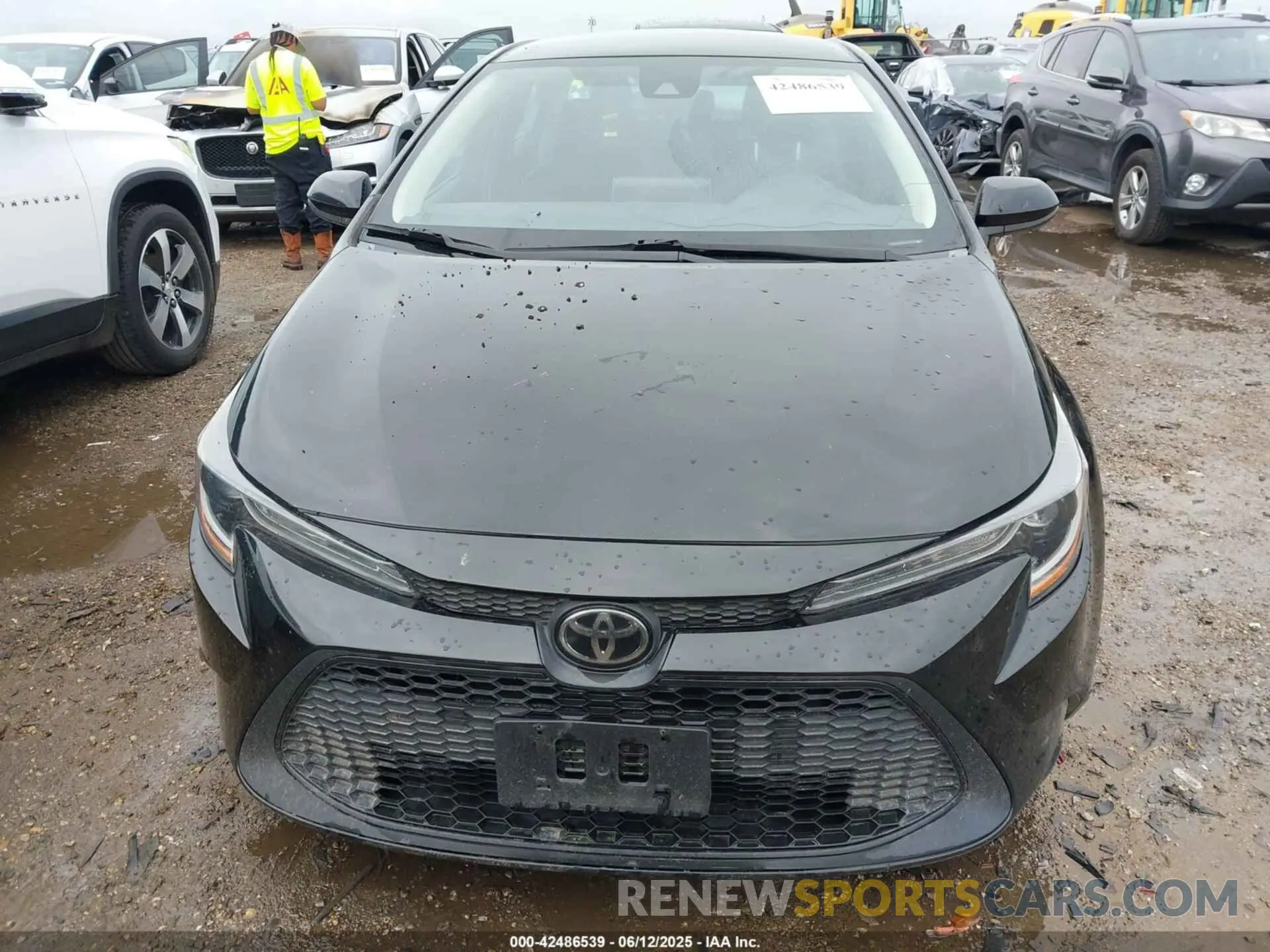 12 Photograph of a damaged car 5YFEPMAE8MP249337 TOYOTA COROLLA 2021