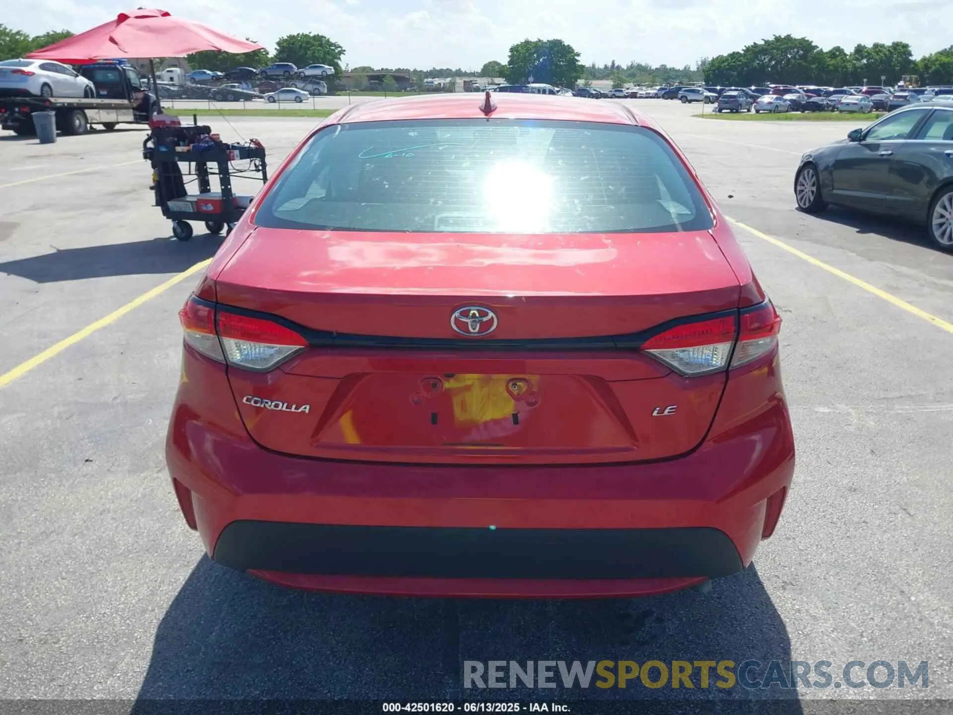 17 Photograph of a damaged car 5YFEPMAE8MP255669 TOYOTA COROLLA 2021