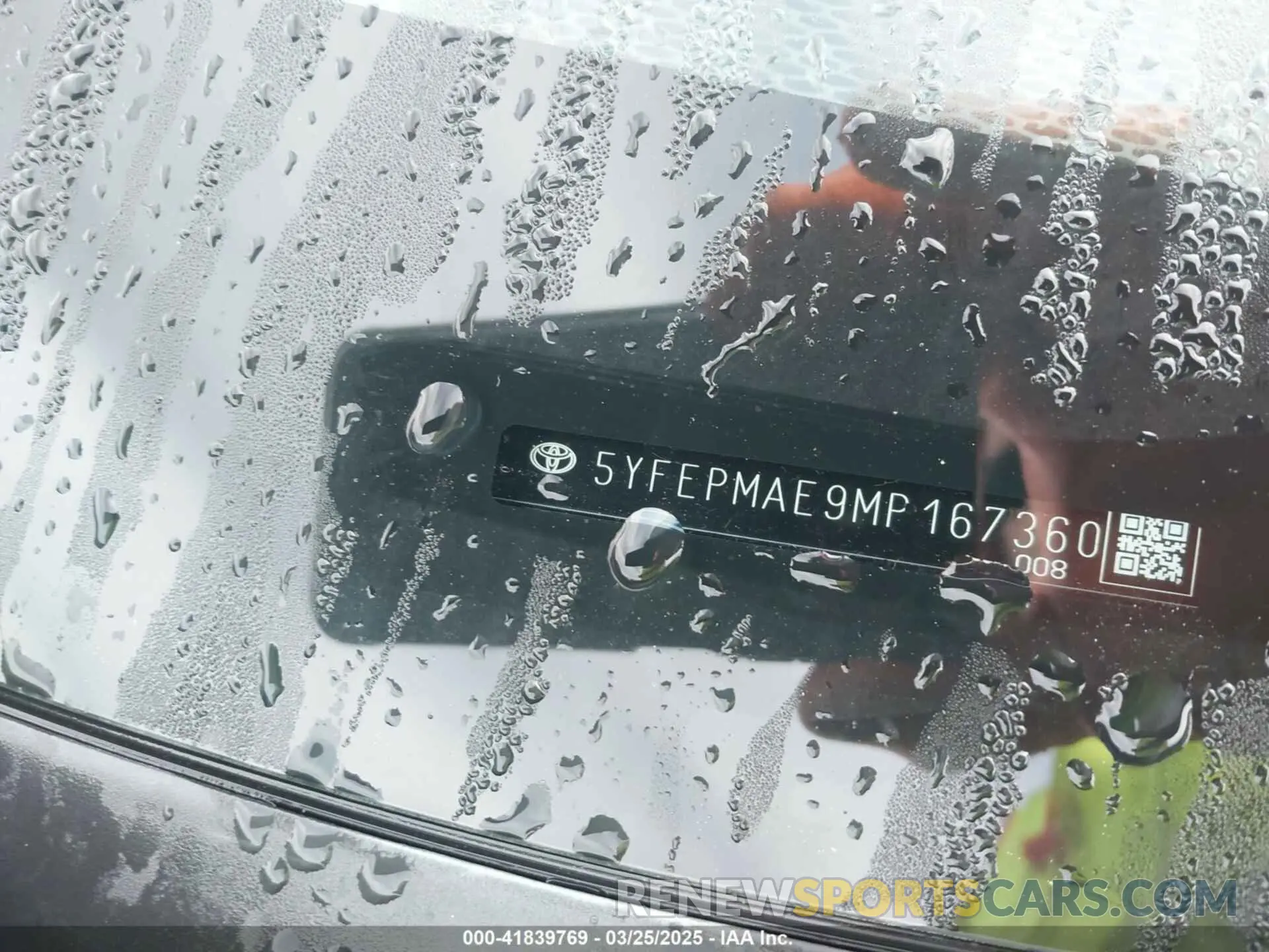 17 Photograph of a damaged car 5YFEPMAE9MP167360 TOYOTA COROLLA 2021