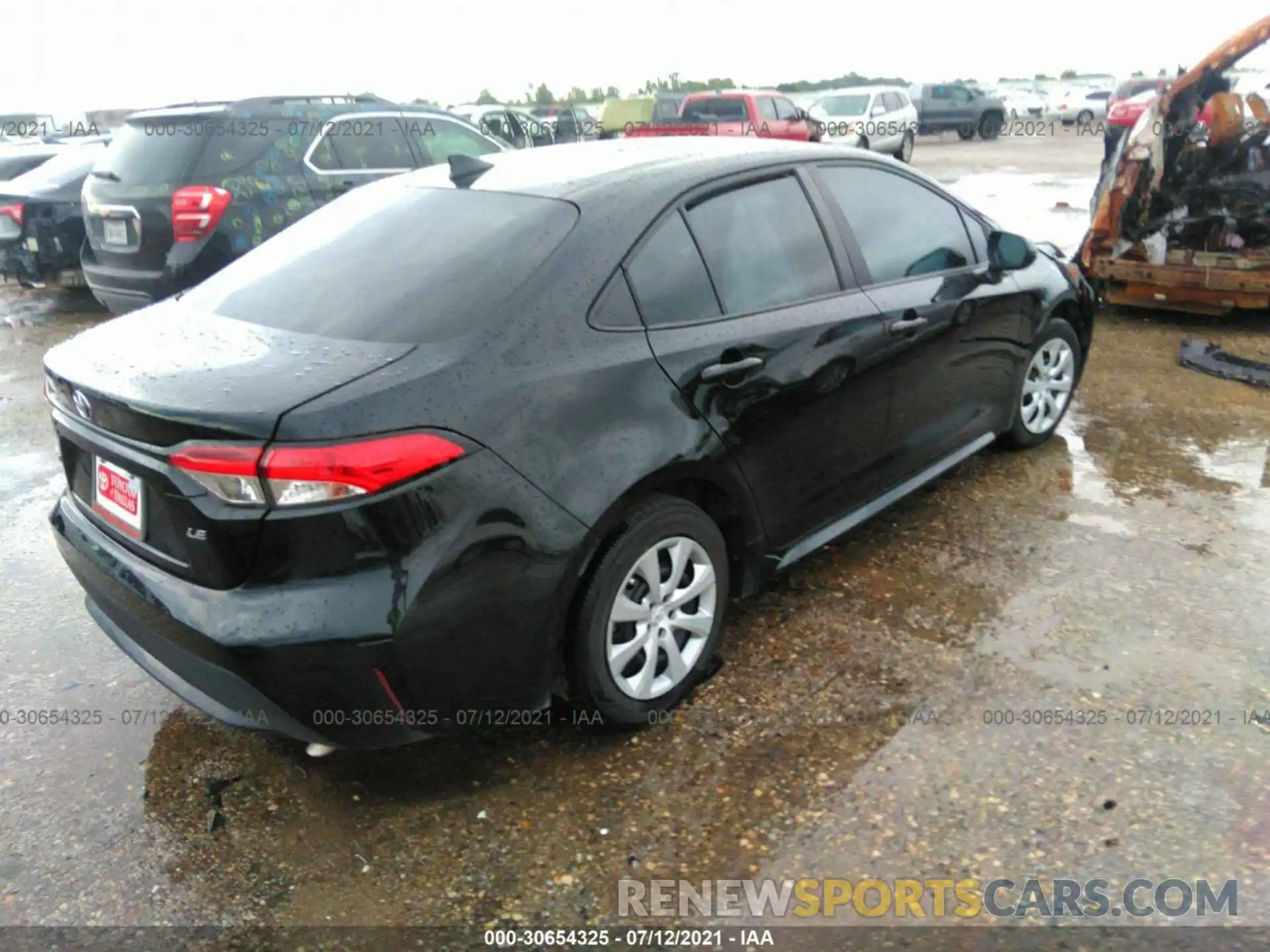 4 Photograph of a damaged car 5YFEPMAE9MP172901 TOYOTA COROLLA 2021