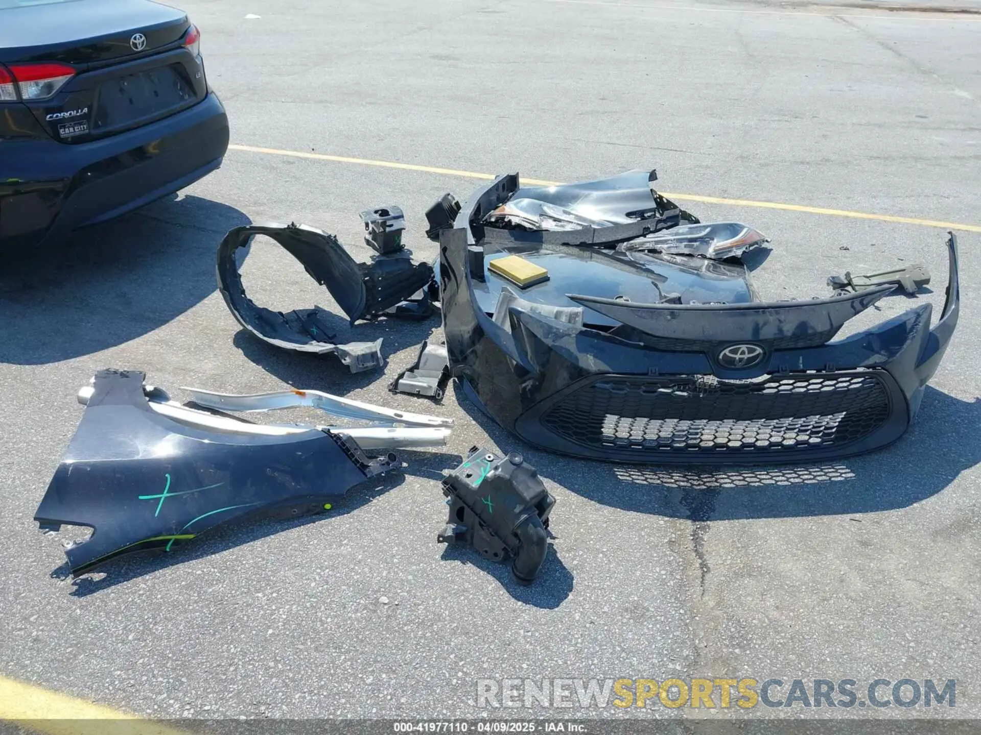 18 Photograph of a damaged car 5YFEPMAE9MP191612 TOYOTA COROLLA 2021