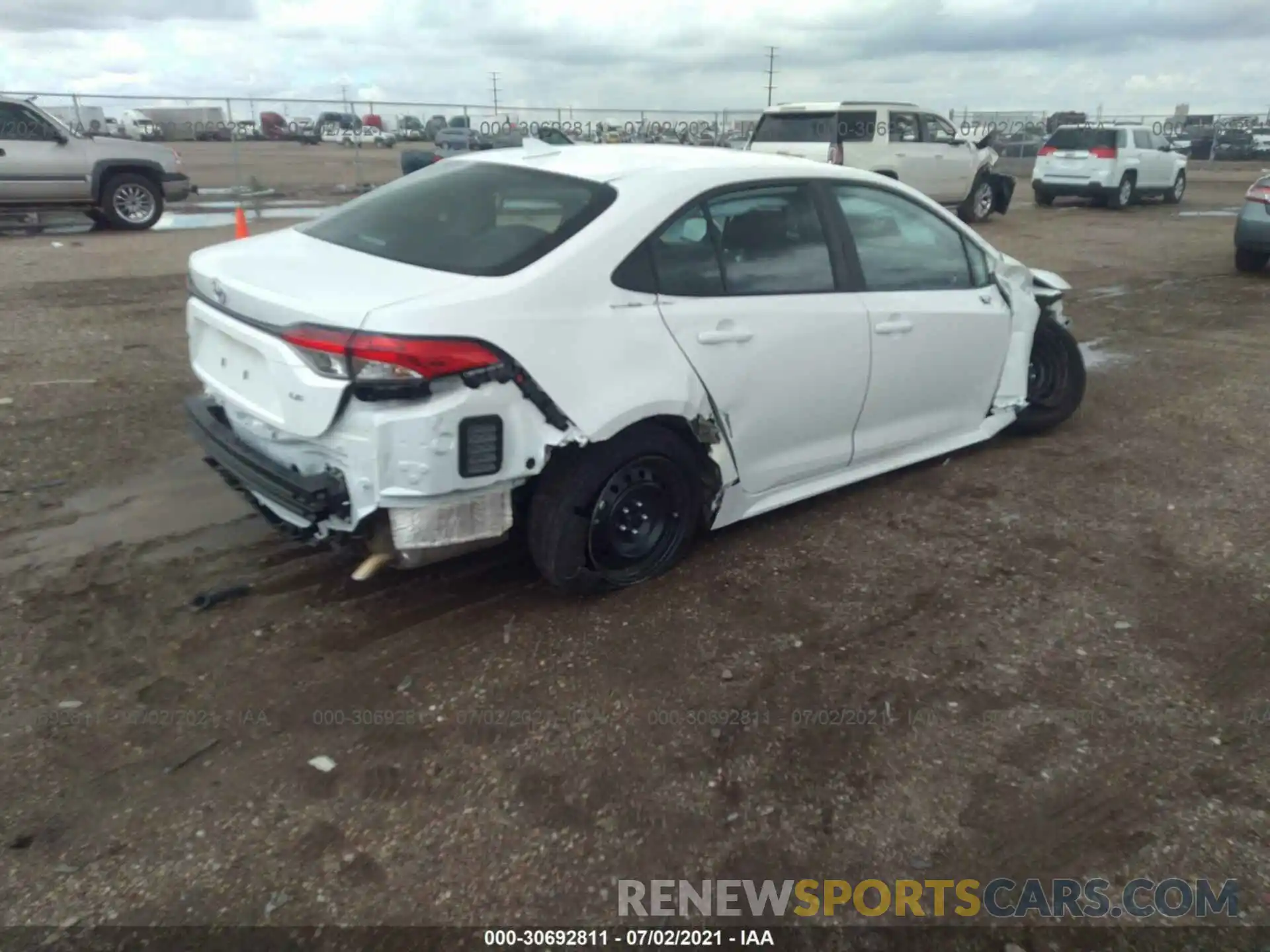 4 Photograph of a damaged car 5YFEPMAE9MP210031 TOYOTA COROLLA 2021