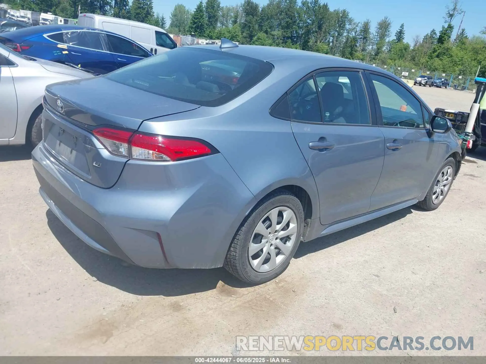 4 Photograph of a damaged car 5YFEPMAE9MP215701 TOYOTA COROLLA 2021