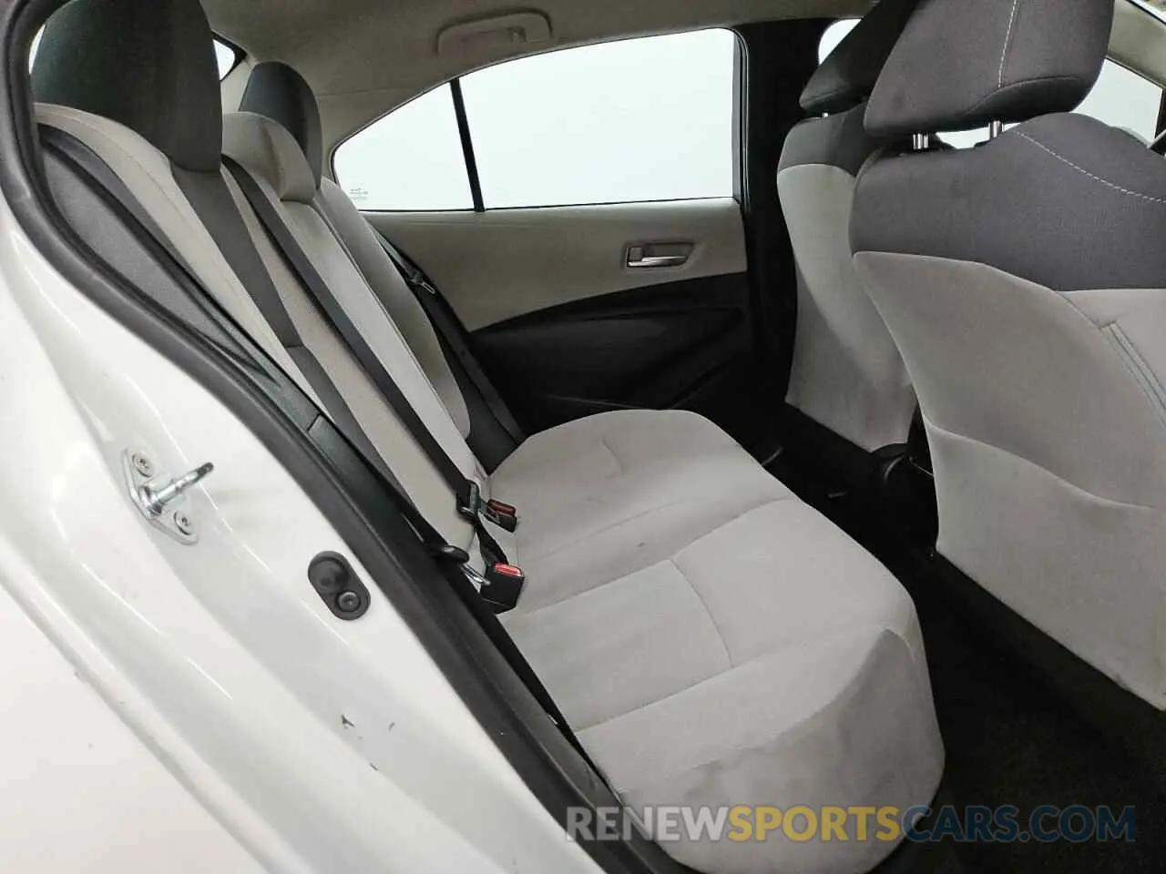 10 Photograph of a damaged car 5YFEPMAE9MP229999 TOYOTA COROLLA 2021