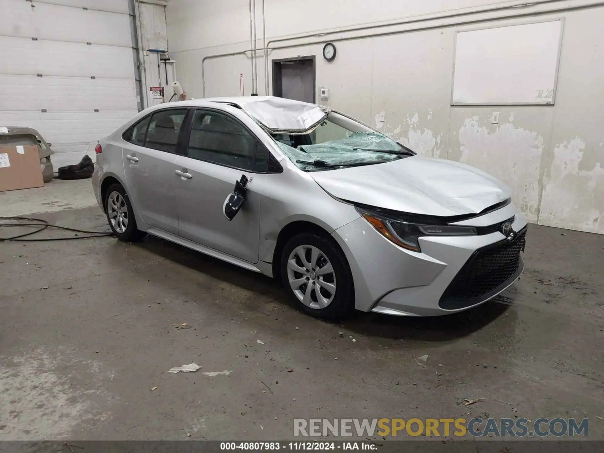 1 Photograph of a damaged car 5YFEPMAE9MP239268 TOYOTA COROLLA 2021